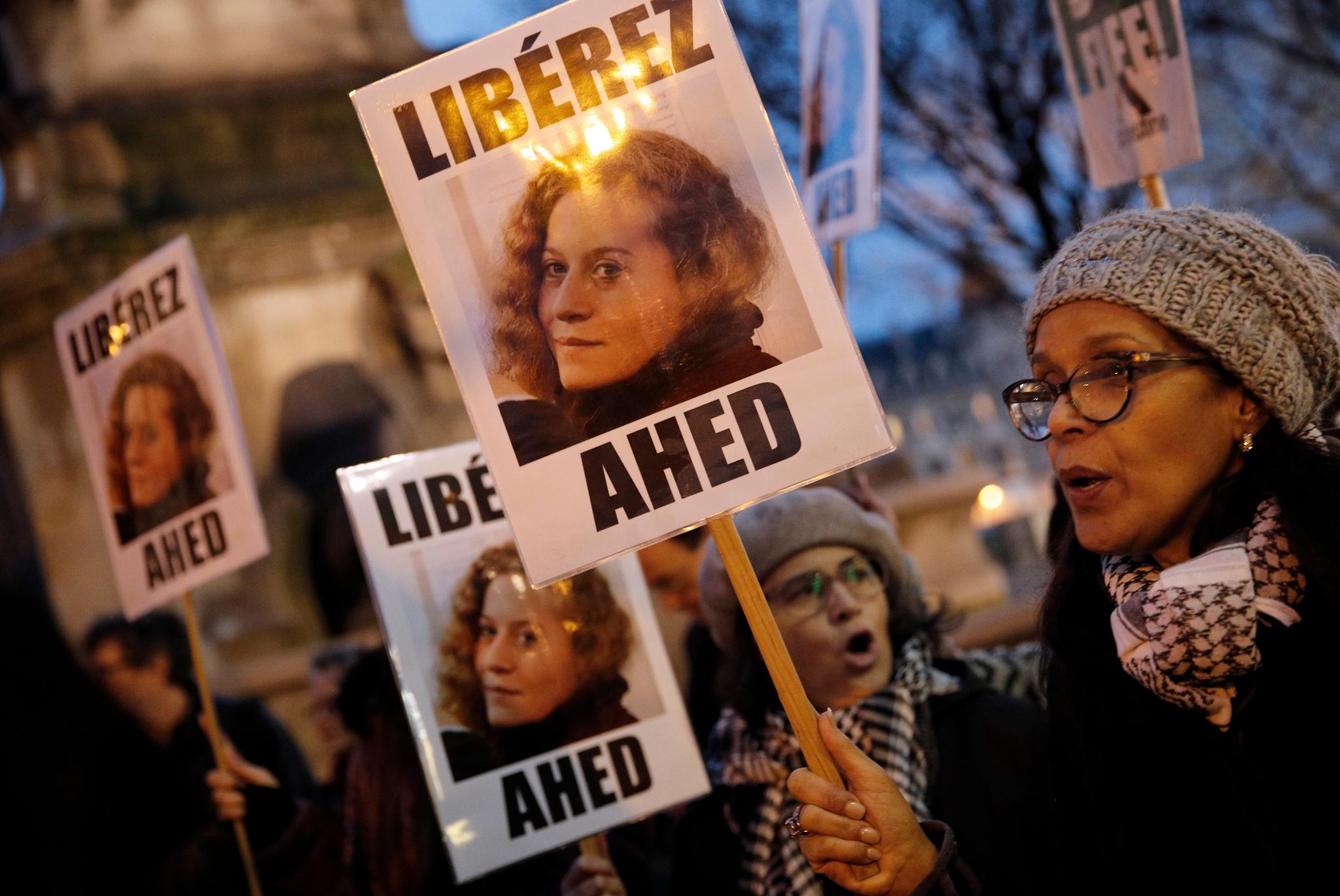 Ahed Tamimi er blitt internasjonalt kjent. I Paris ble det demonstrert for å få henne løslatt i januar. 