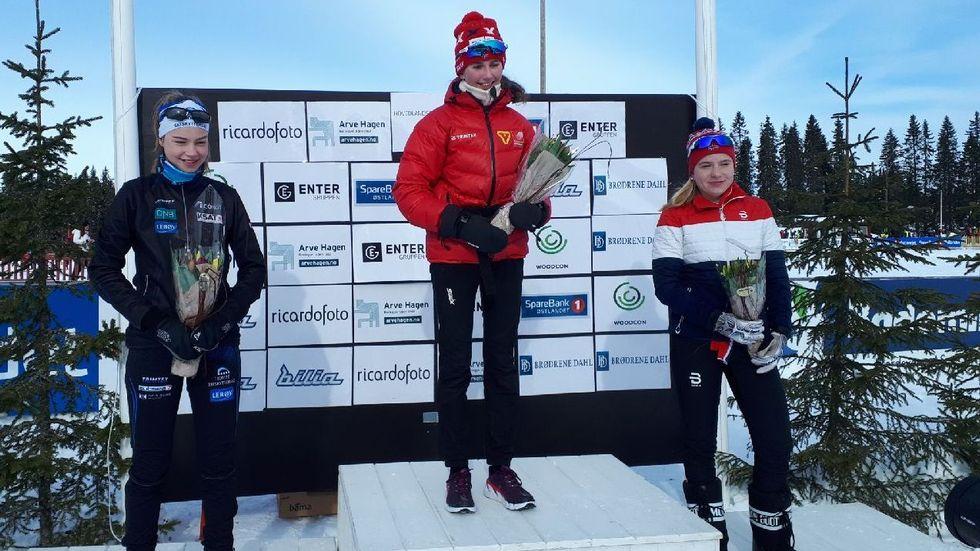 Astrid Pettersen (t.v.) tok NM-bronse. Her fra et tidligere løp der hun tok sølv på Hovedlandsrennet.