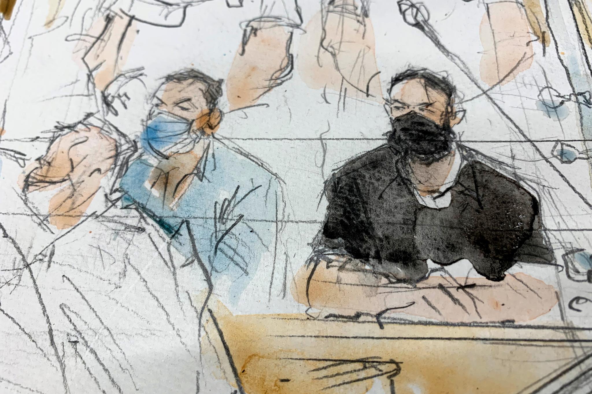Salah Abdeslam (t.h.) og medtiltalte Mohamed Abrini da rettssaken mot dem startet onsdag ettermiddag. Det er den største rettssaken i fransk historie.