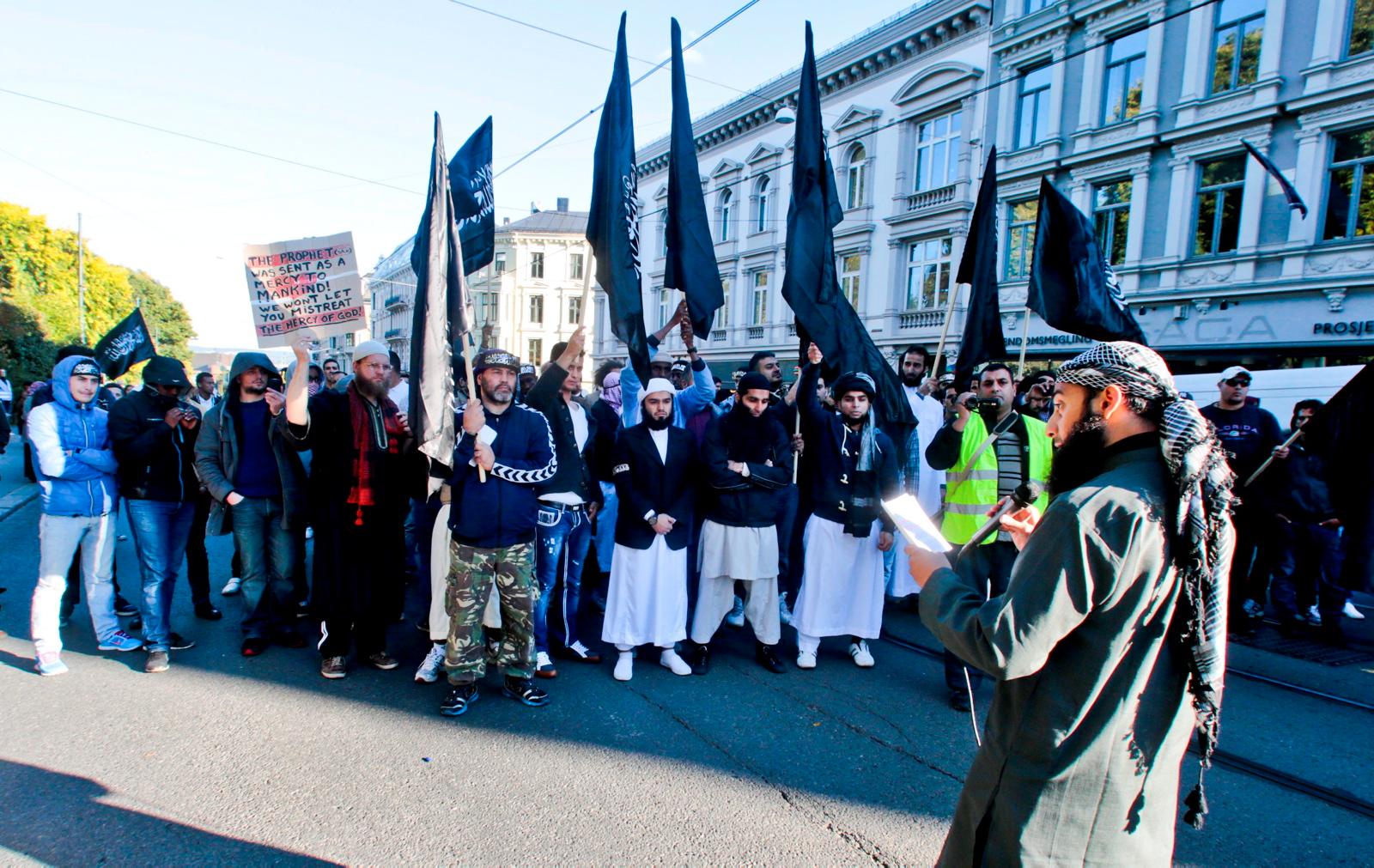 Høsten 2012 skapte en anti-islam film sinne blant en del muslimer. Profetens Ummah arrangerte en demonstrasjon foran den amerikanske ambassaden der de hyllet Osama bin Laden.