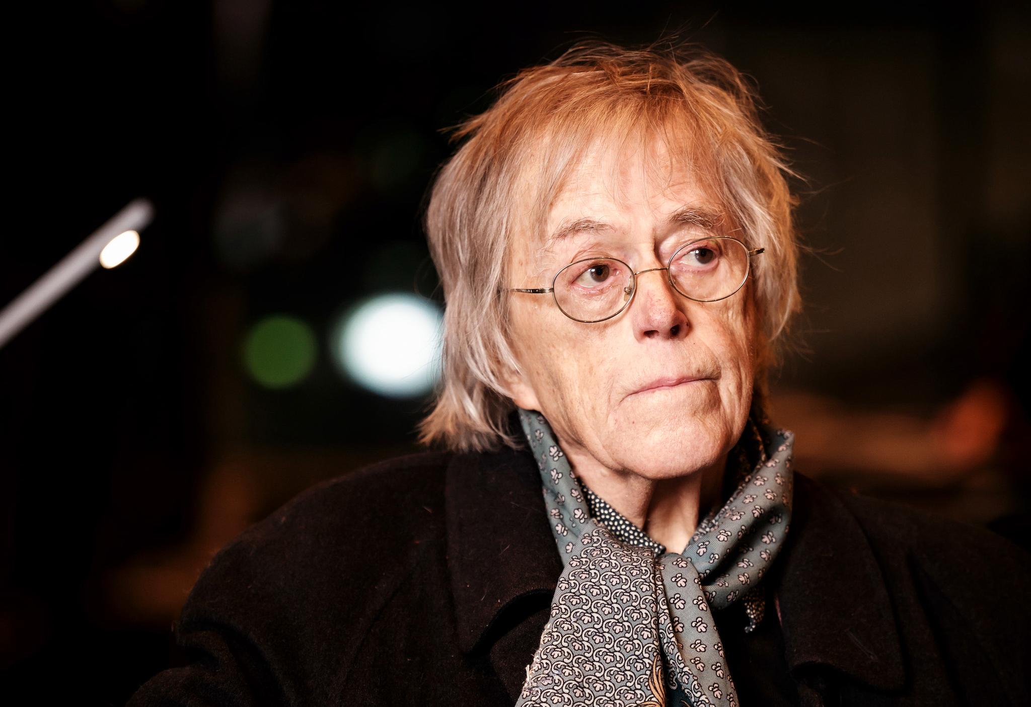 Prøver å få sin kommunistiske overbevisning til å fremstå som et flatterende karaktertrekk