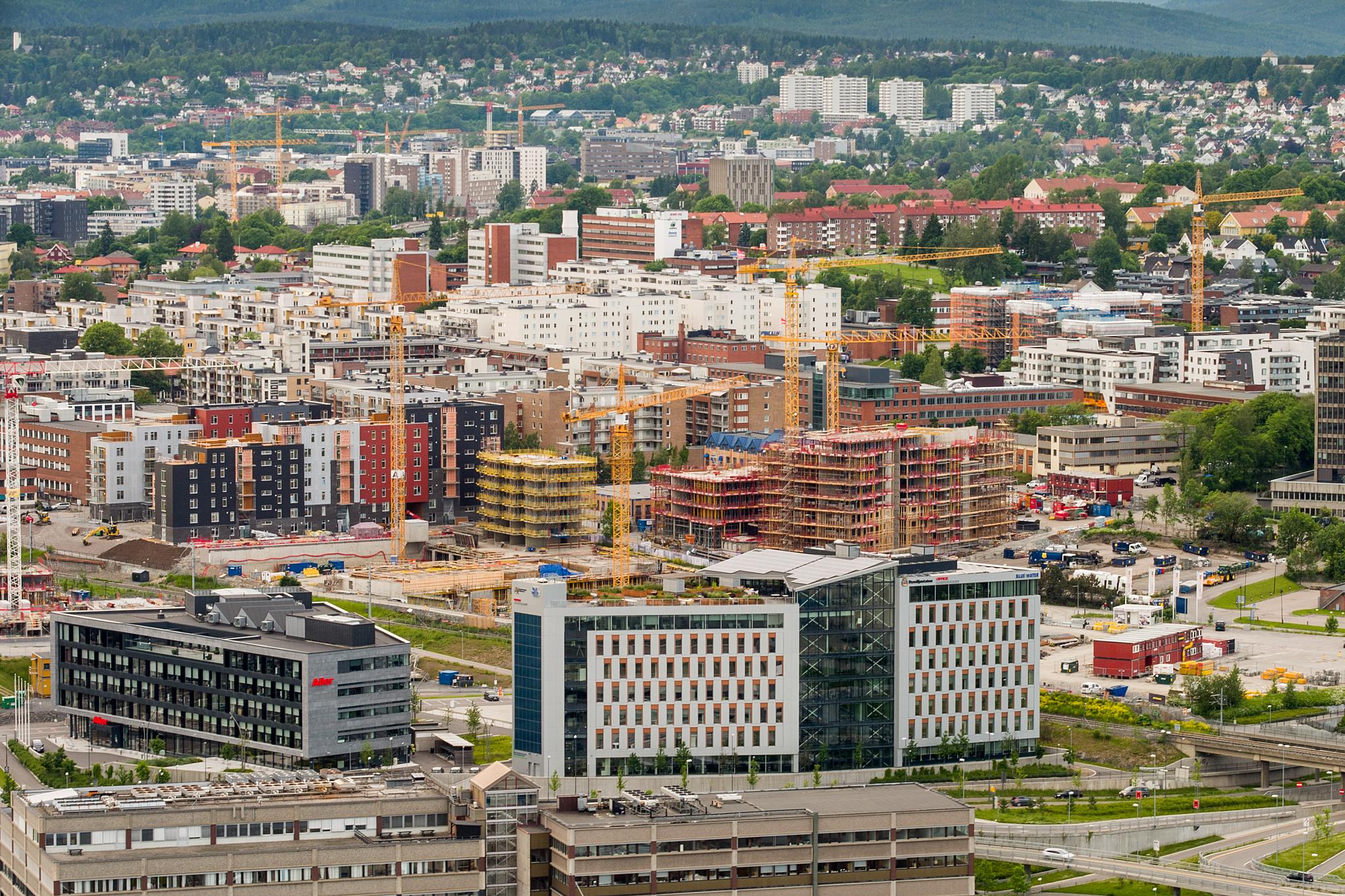 Alle er enige om at det bygges for få boliger i Oslo. Rødt mener kommunen også bør være utbygger. 