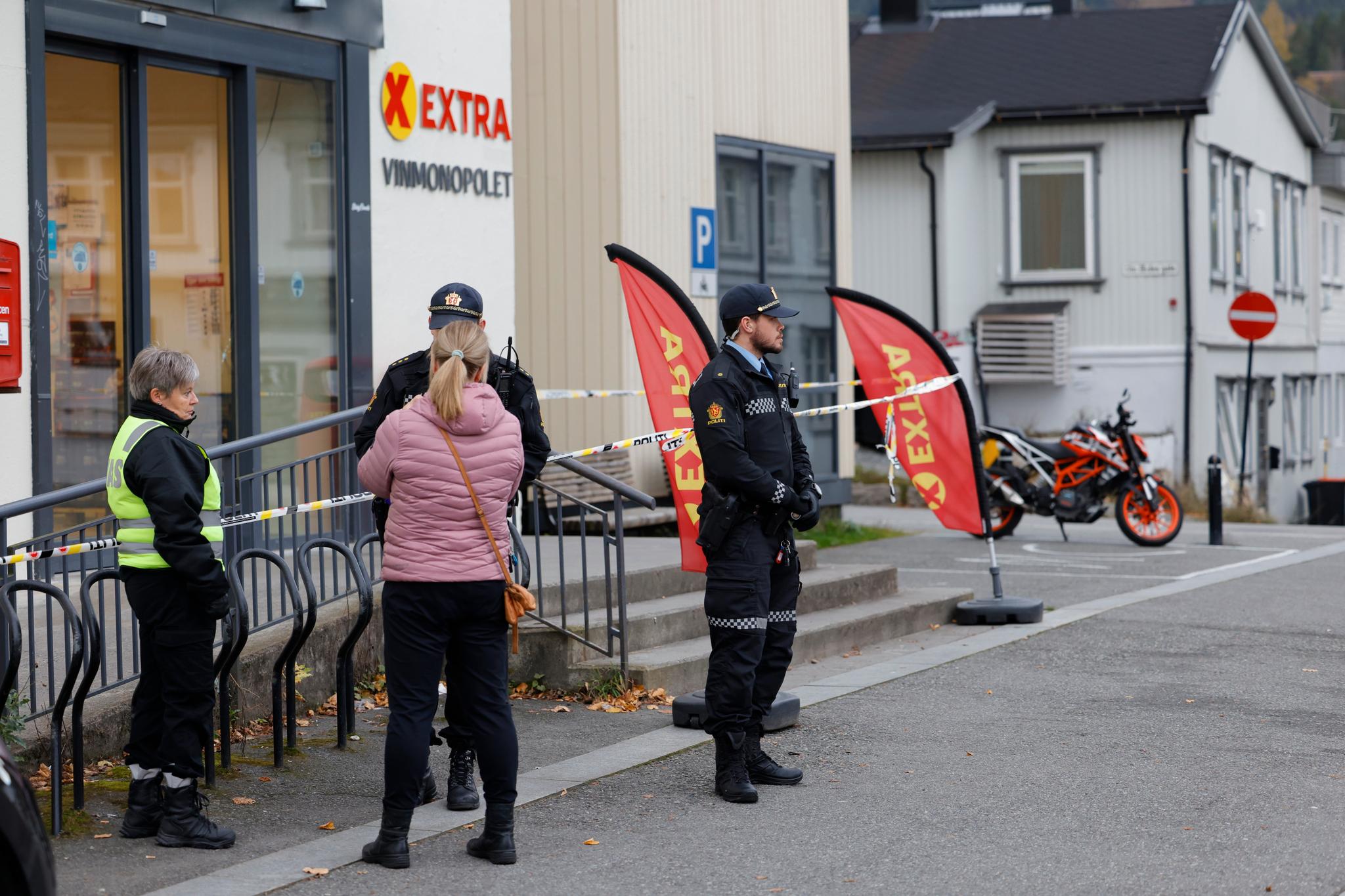 Angrepet begynte på Coop Extra i Kongsberg. Den siktede rømte herfra og drepte senere fem mennesker.