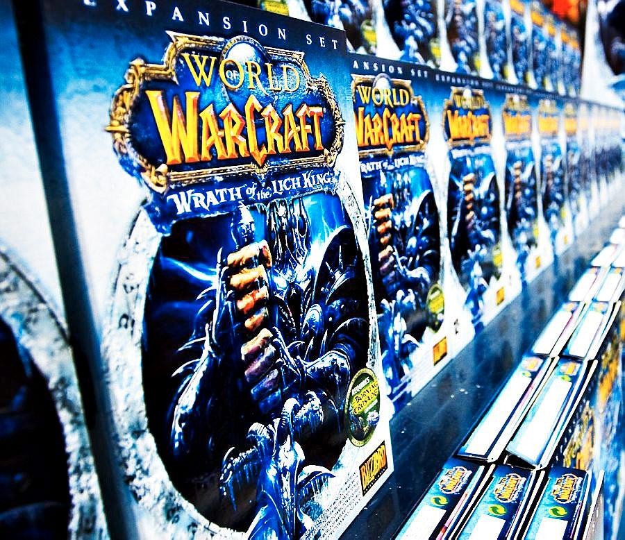 Anslagsvis 11 millioner spillere verden over spiller  World of Warcraft. Spillerne lager sin egen rollefigur, og får så kamp- og krigsoppdrag for å nå nye nivåer i spillet.&lt;/p&gt;&lt;p&gt;