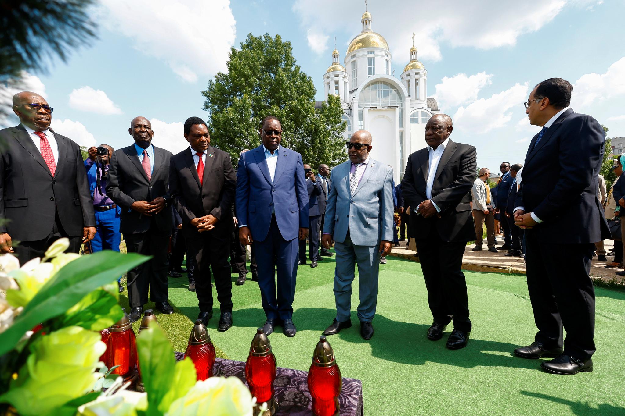 Air raid warning and report of explosion in Kyiv during visit of African heads of state