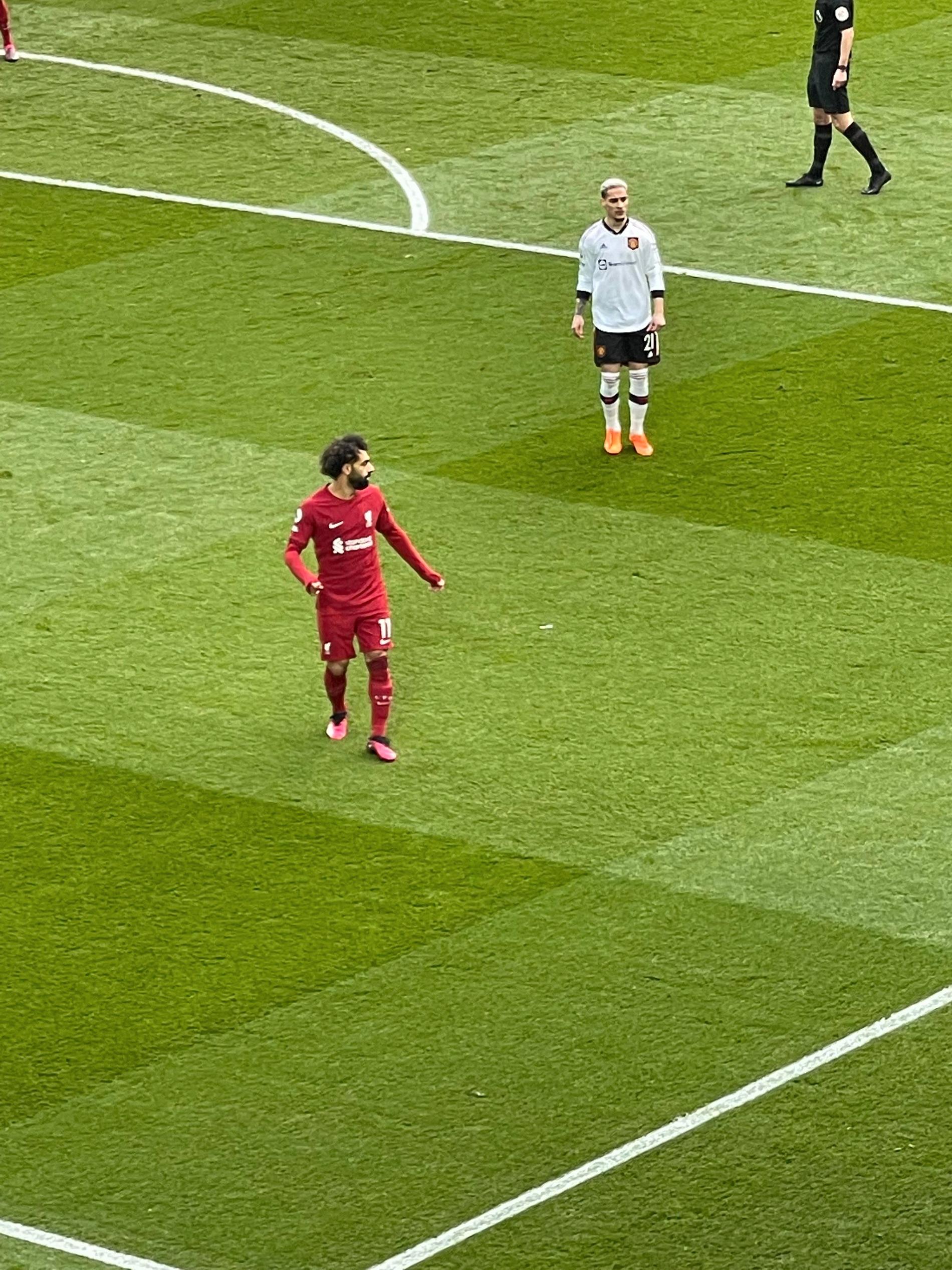 Mohamed Salah scora og på tribunen ble det selvsagt knipset fra kampen. 