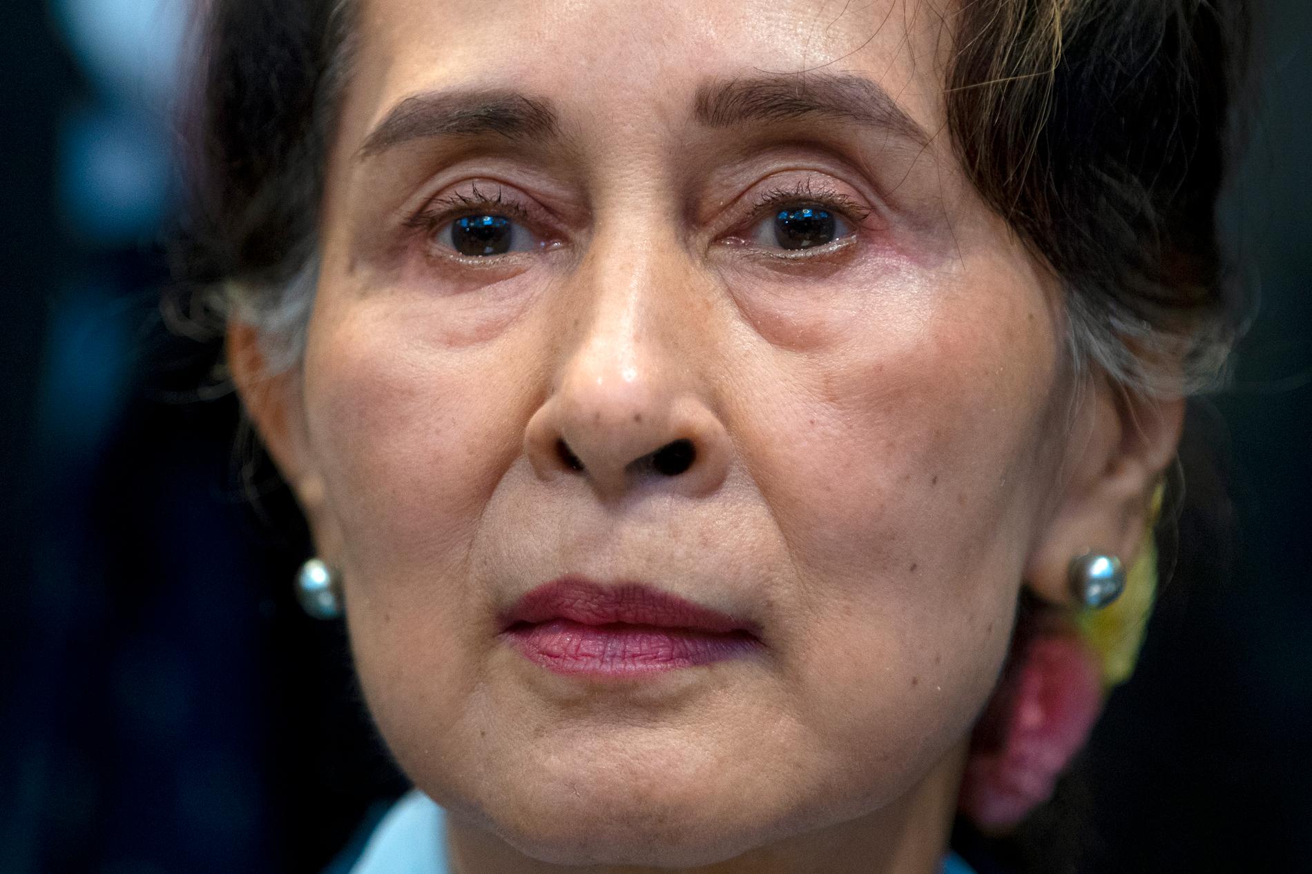 Myanmars avsatte leder Aung San Suu Kyi venter på at militærjuntaens rettssak mot henne skal starte. Ifølge en av hennes advokater skal det skje 14. juni. 
