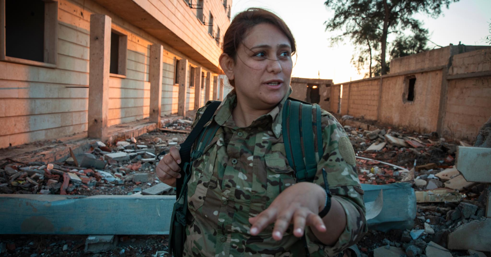 Kommandant Leilawa Abdullah er sjef for SDF-styrkene i Deir ez-Zor-provinsen.