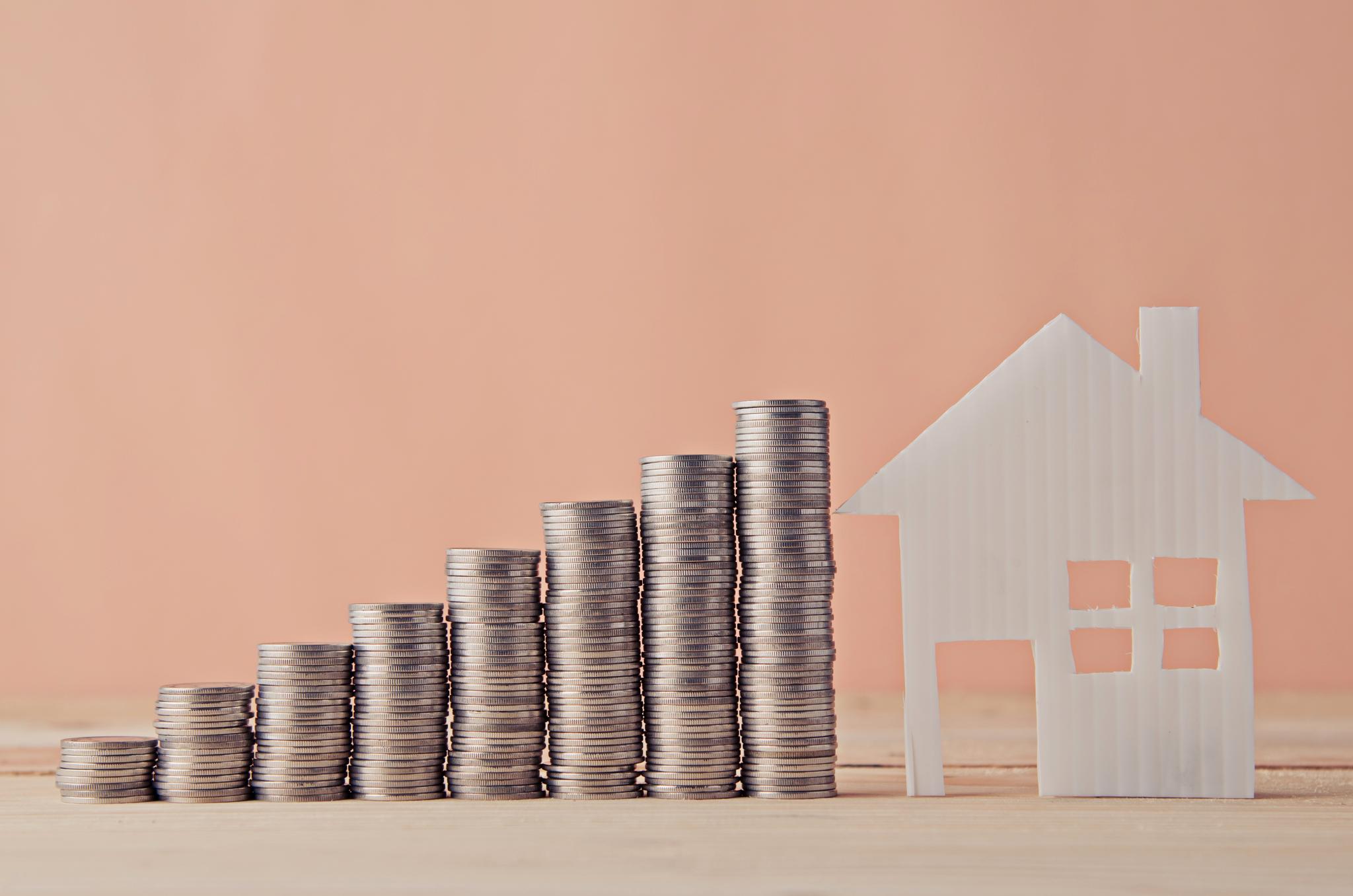 Familier som eier og bor i identiske boliger kan ha betalt veldig ulike priser for dem. Det svgjør deres boligkarriere fremover, skriver artikkelforfatteren.