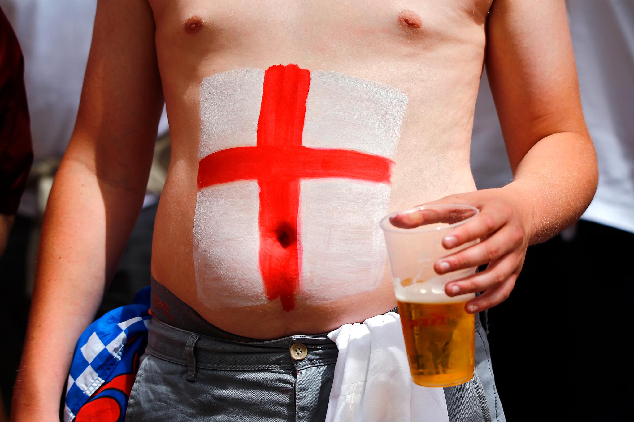 Engelske fans advares mot tysk øl
