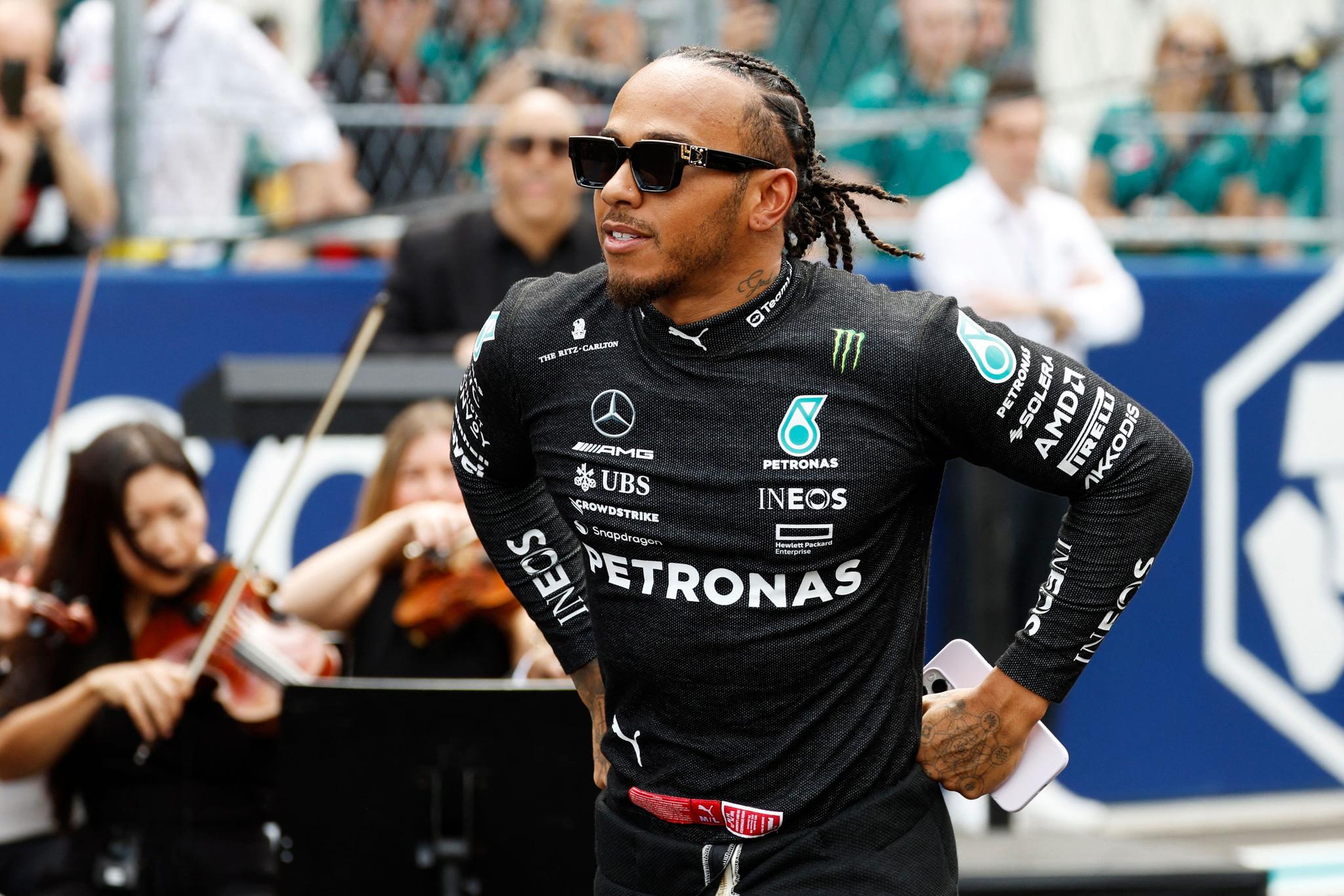 MERCEDES-MANN: Lewis Hamilton har kjørt for Mercedes i ti år.