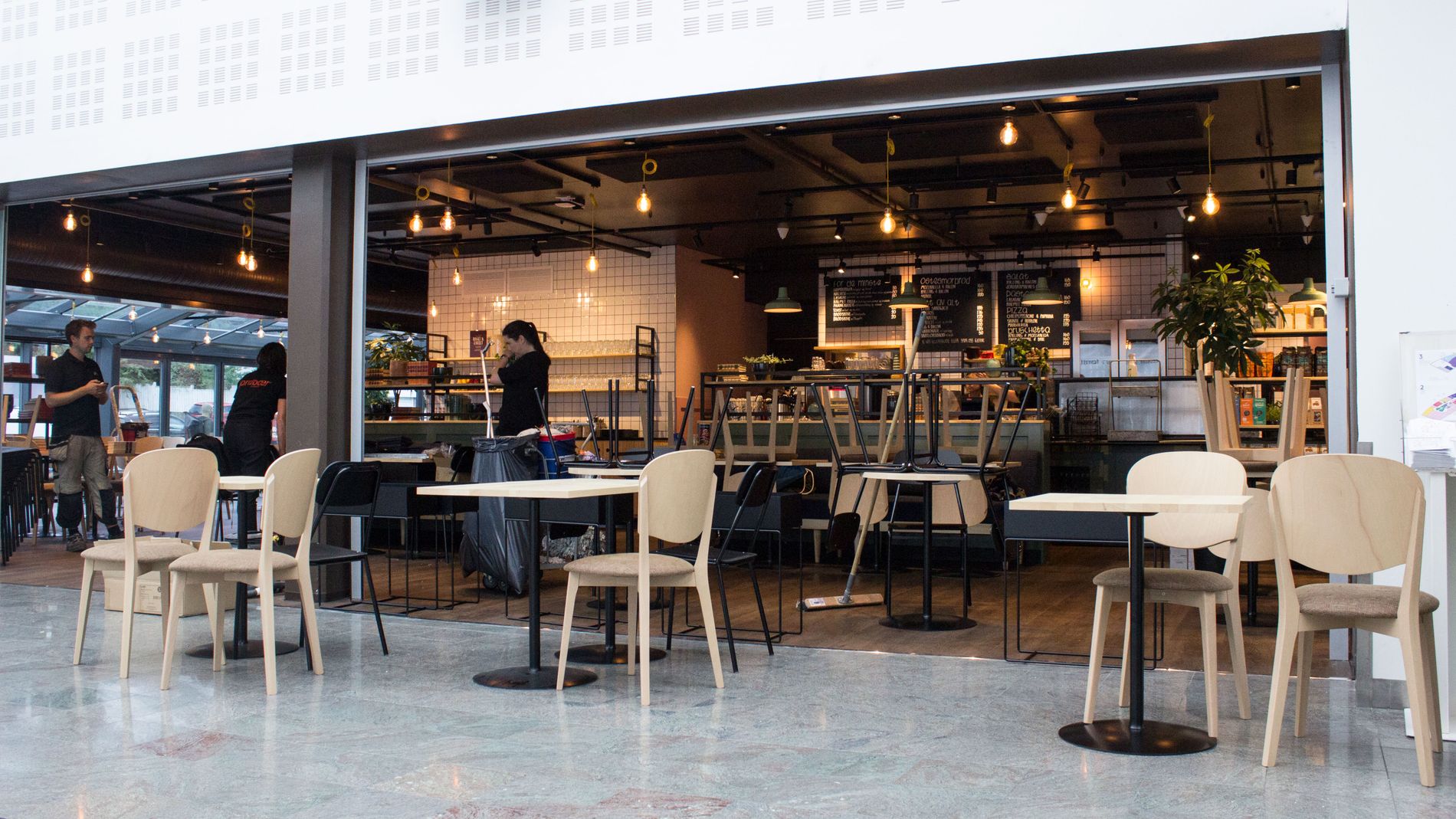  Den nye kafeen til Jordbærpikene holder til i andre etasje på Amfi Madla, like ved den sørlige inngangen fra Madlakrossen.  