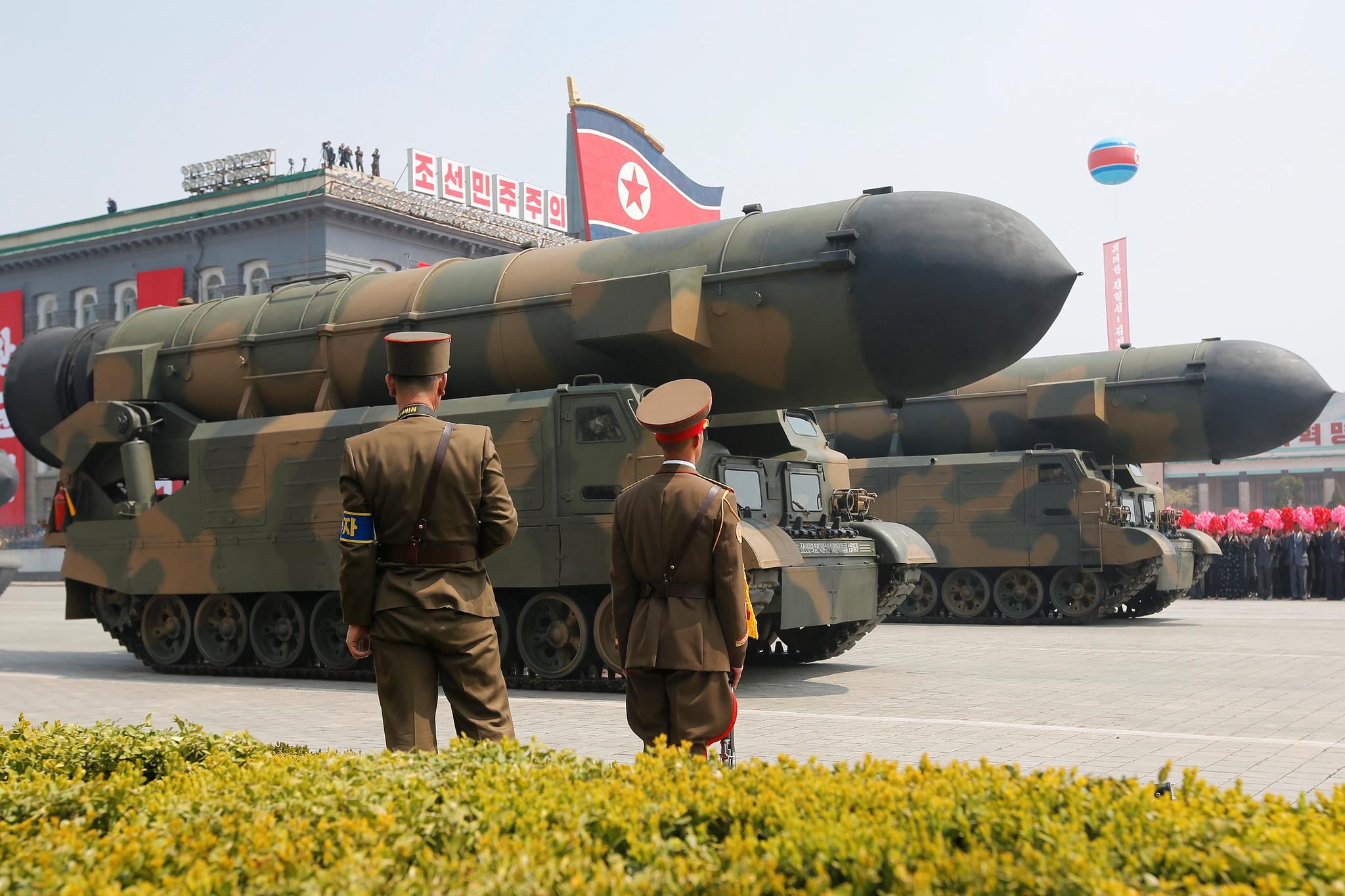 Missiler fotografert under paraden 15. april for å markere 105-års fødselsdagen til landsfaderen Kim Il Sung.