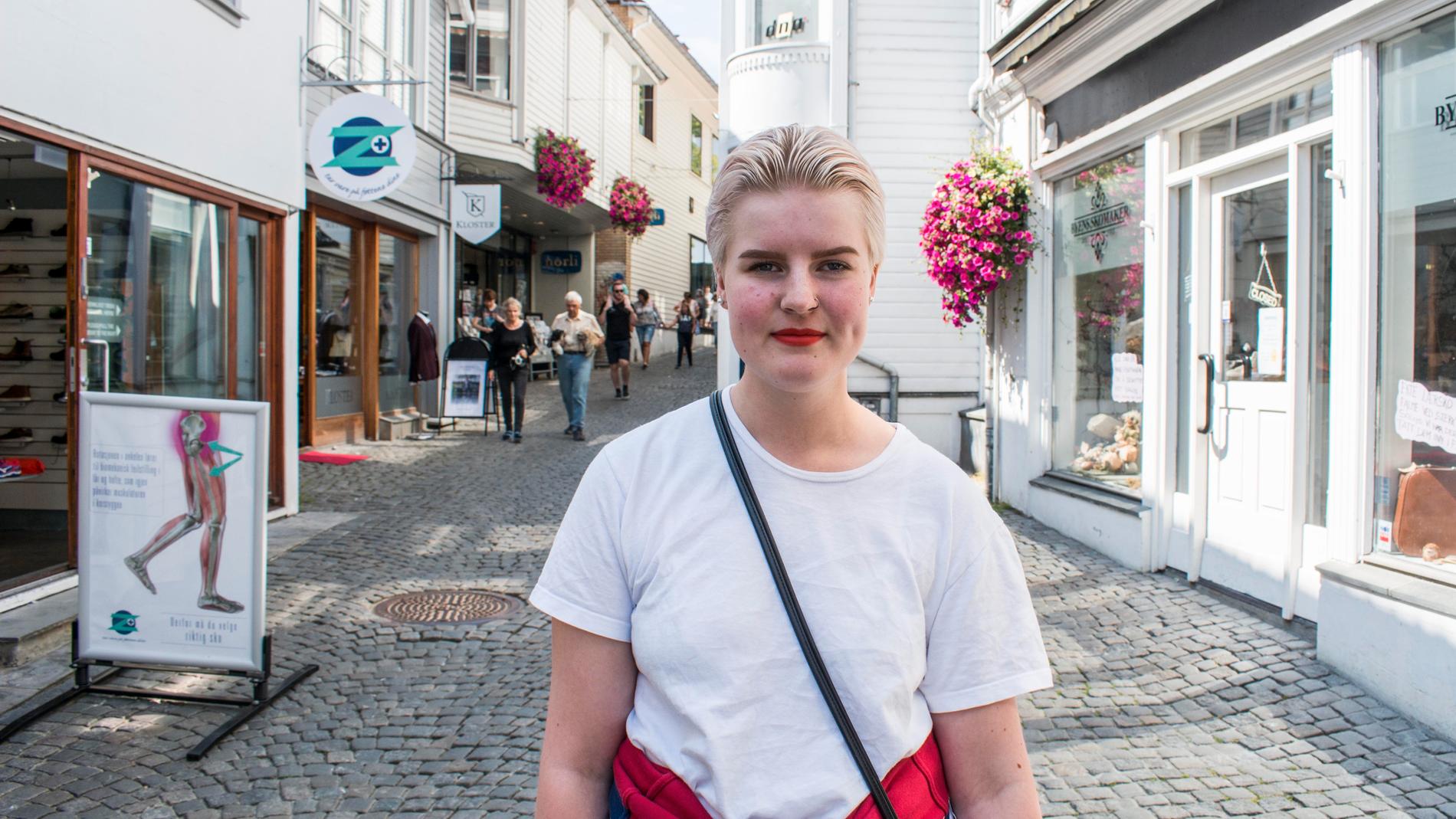 Ingeborg Granli vurderer folkehøgskole etter videregående. Hun liker at hun kan velge fagene sine selv.