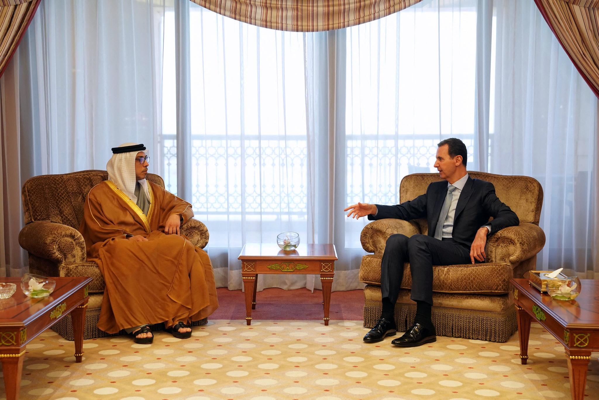I MAI: Sjeik Mansour møtte sist måned Syrias president, Bashar al-Assad, til samtaler i Saudi-Arabia.
