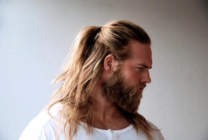 Skjegget og hårmanken til Lasse L. Matberg har skaffet ham nesten 100.000 følgere på Instagram.