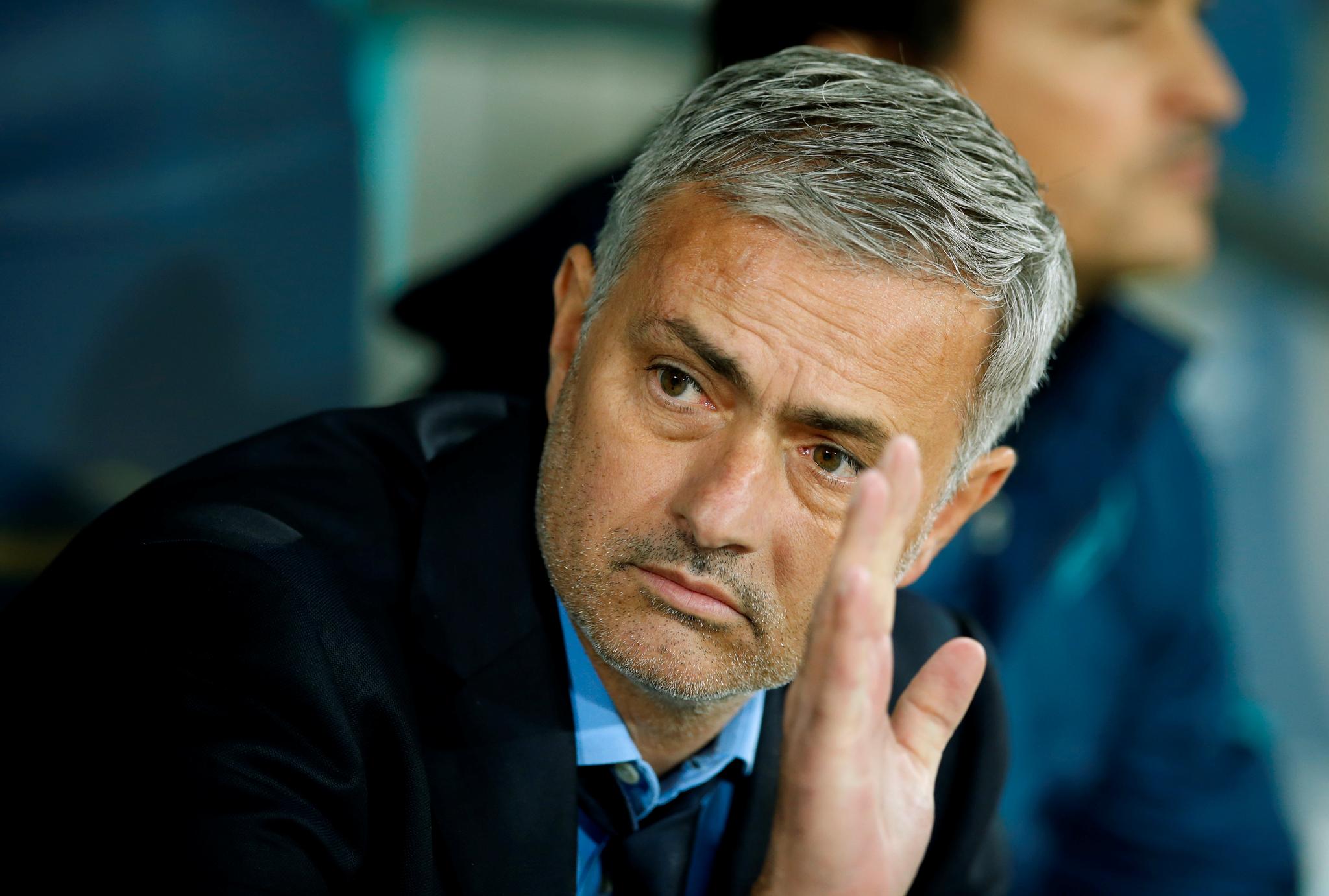 José Mourinho er kjent for å være kontroversiell. Ekspertene mener han må vise seg fra en annen side som Manchester United-manager.