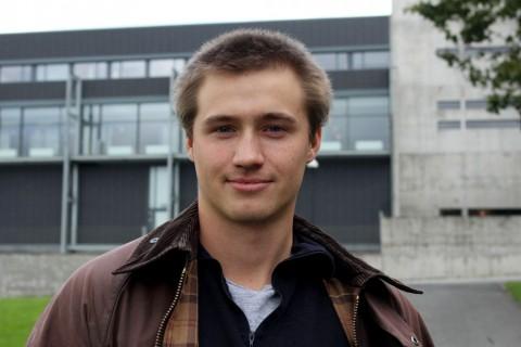 August Bjerkfelt (23) fikk ideen om en overhørt-side fra NTNU i Trondheim. Etter å ha jobbet i to år med UiS-sladder, er det nå en ny person i førersetet.