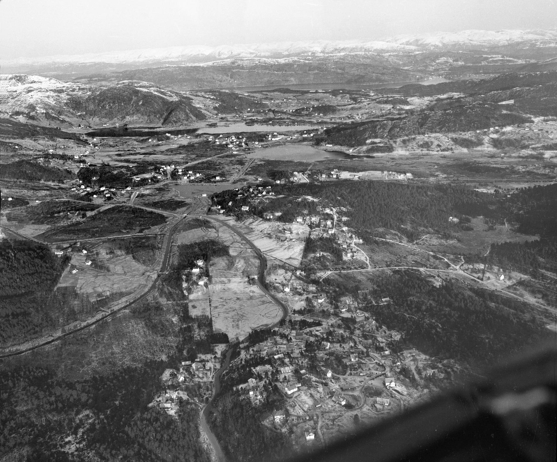 ÅSANE PÅ 50-TALLET: Flyfoto fra Åsane 1956–1958.