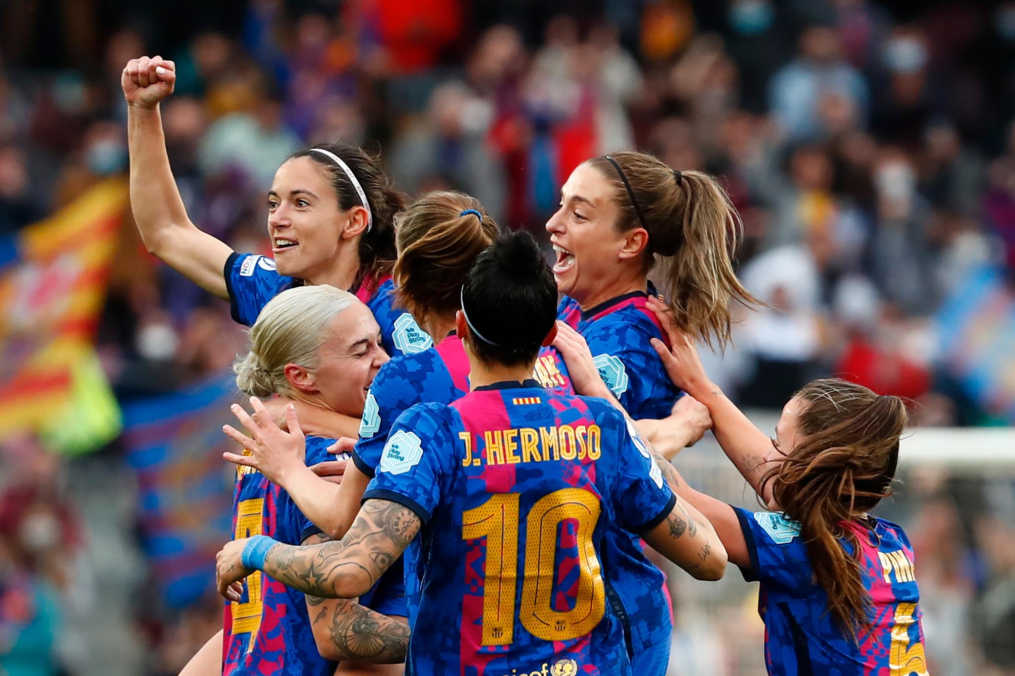 1–0: Barcelona, med Caroline Graham Hansen i midten, slapp jubelen løs etter kampens første scoring.