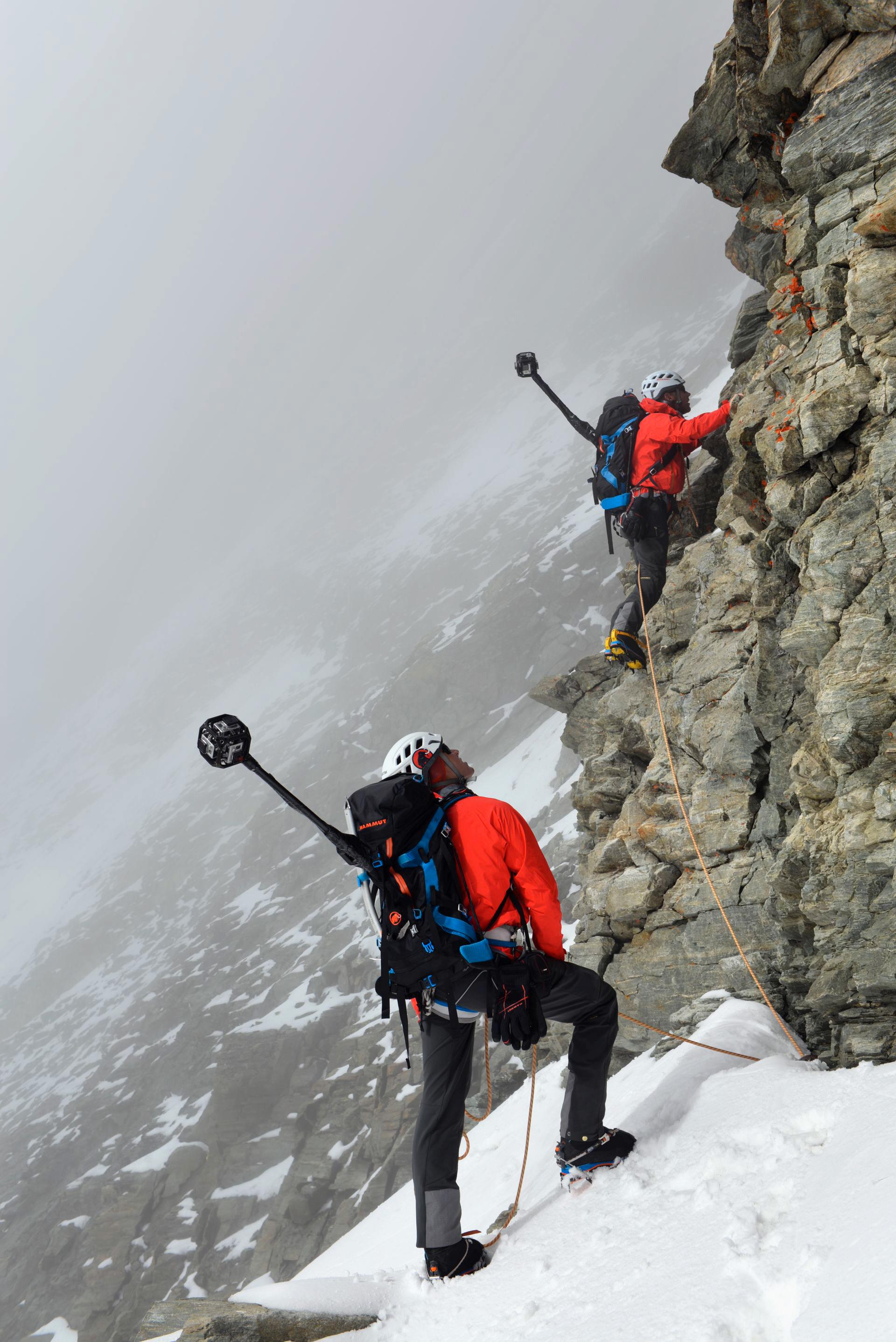 KAMERA: For å lage de virtuelle fjellturene, måtte det tas store mengder bilder med en spesiallaget GoPro-rigg. 