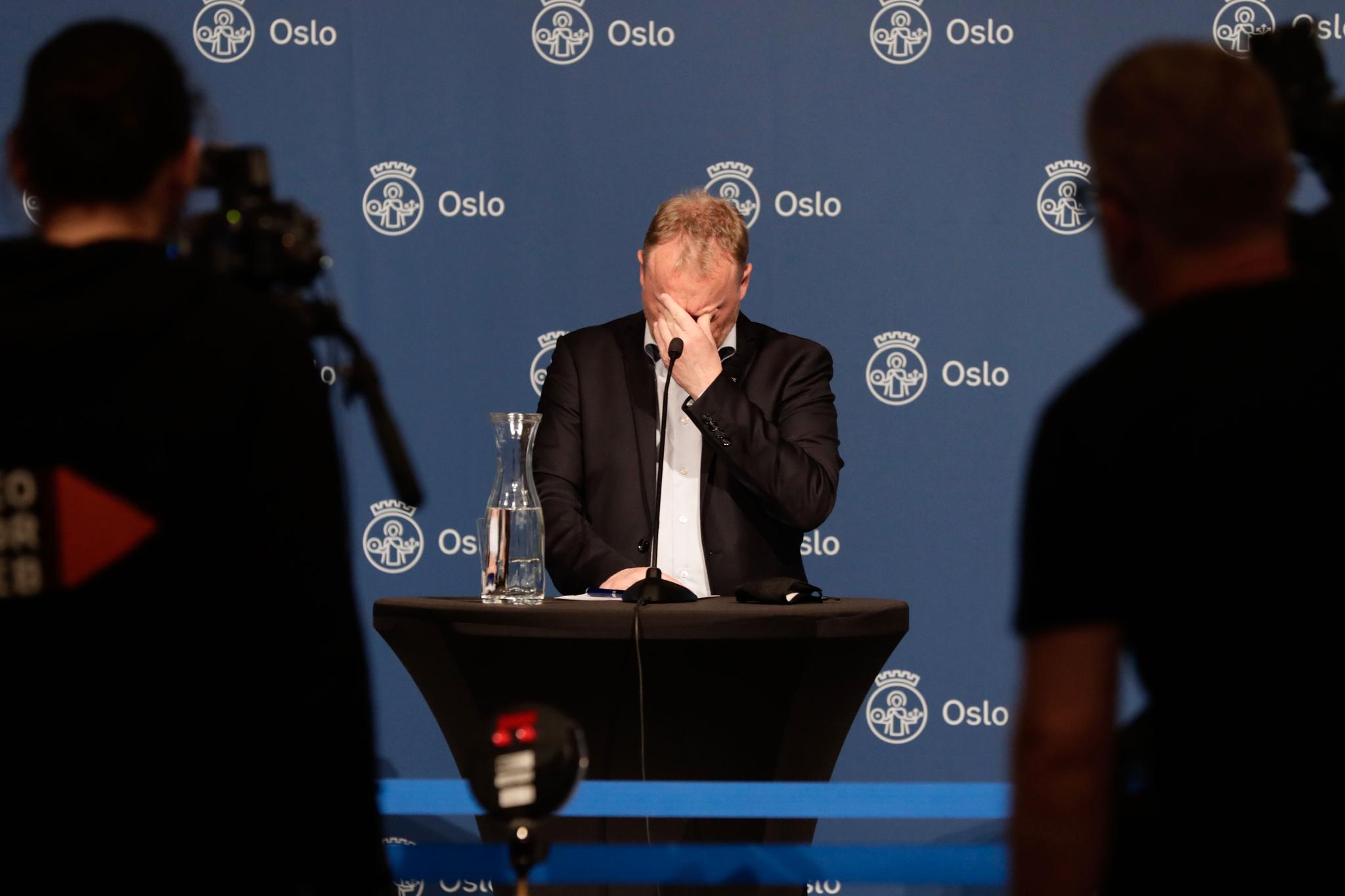 Byrådsleder Raymond Johansen (Ap) hadde varslet nye og strenge smittevernregler i Oslo før pressekonferansen mandag ettermiddag.