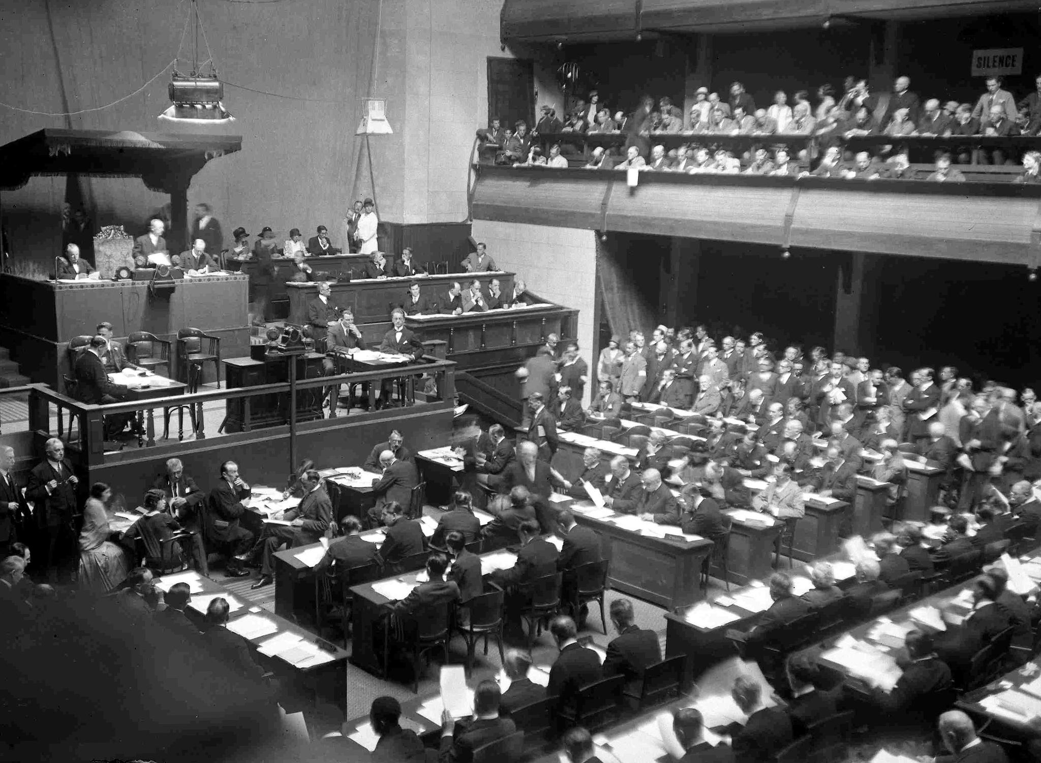 Folkeforbundet ble etablert i 1919 for å forhindre fremtidige kriger. Her fra en sesjon i 1928.