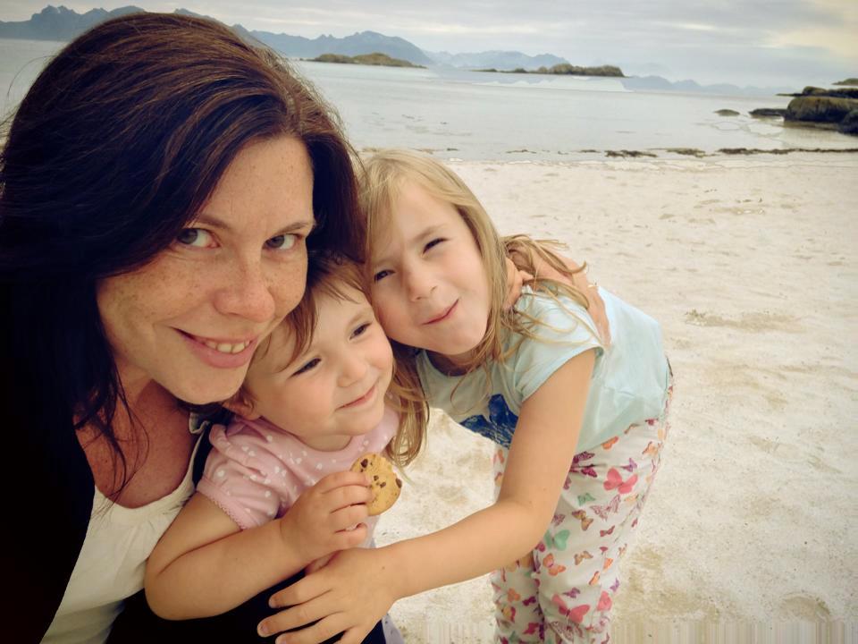 SKREV BOK: Heidi Torkildson Ryste (37), gift og mamma til to var tidligere journalist i Bergens Tidende. I 2015 fikk hun tarmkreft. Boken hennes «Heia Heidi» kom ut i september i år.