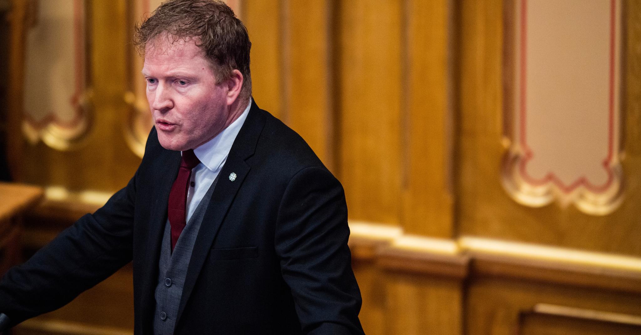Kommunal- og distriktsminister Sigbjørn Gjelsvik (Sp) ble spurt om skuffede Sp-ordførere i spørretimen på Stortinget.