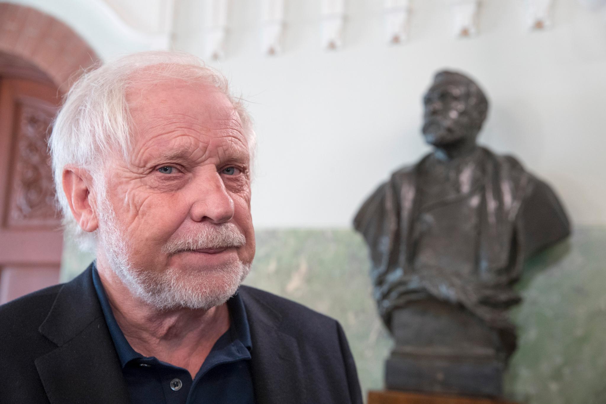 Historiker Asle Sveen på Nobelinstituttet fredag.