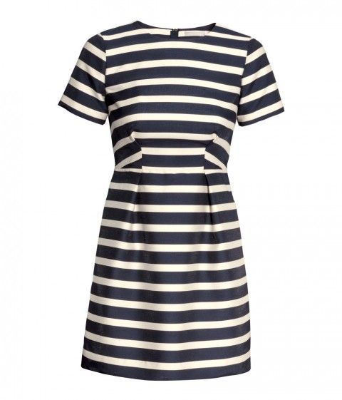 GODT KJØP: Stripet kjole med ermer fra H&M (kr.349).