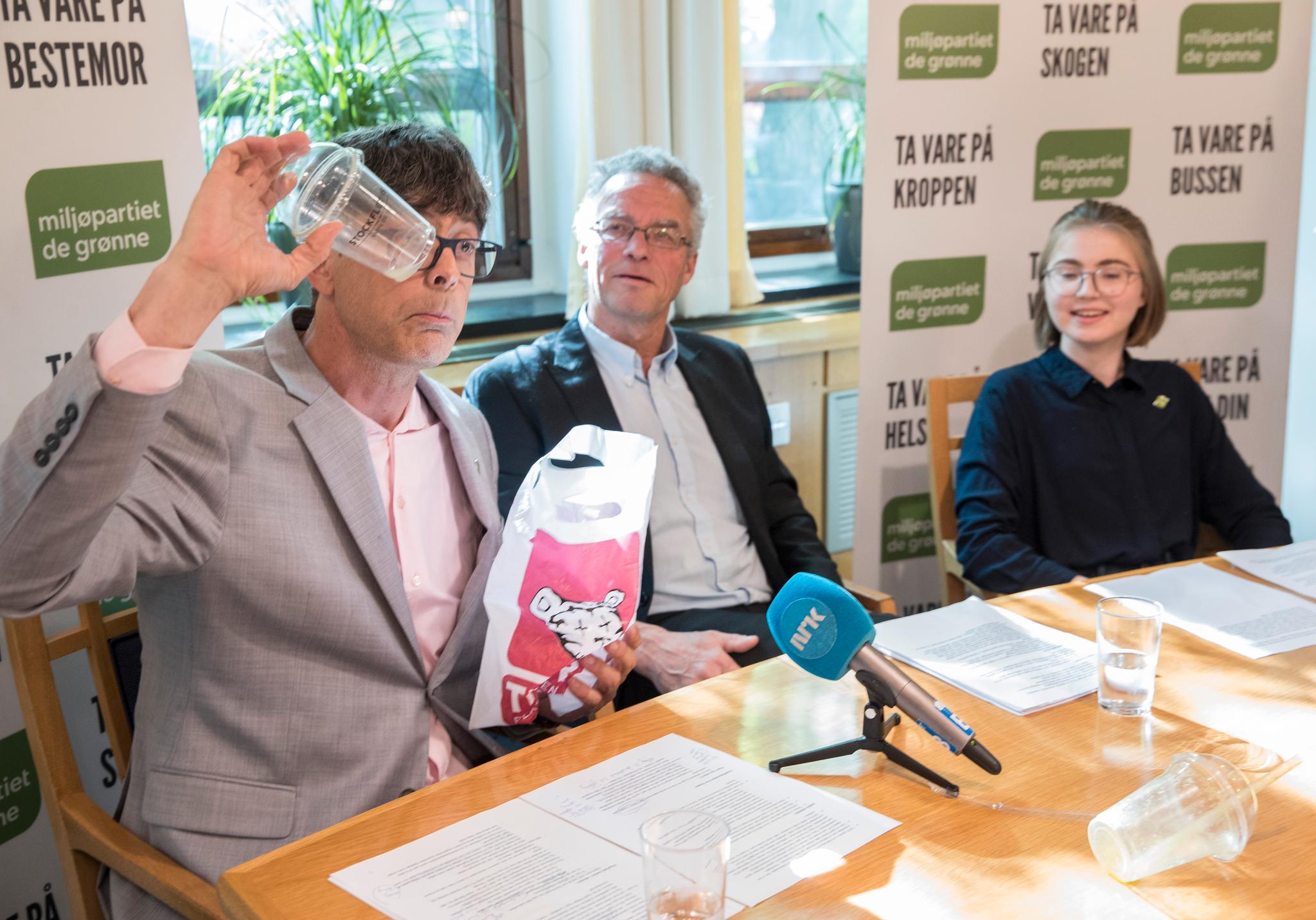 Grønn Ungdoms Hulda Holtvedt har fått med seg Rasmus Hansson i kampen om å åpne for hasj i butikk. Per Espen Stoknes håper på flertall for forbud mot engangsplast. 