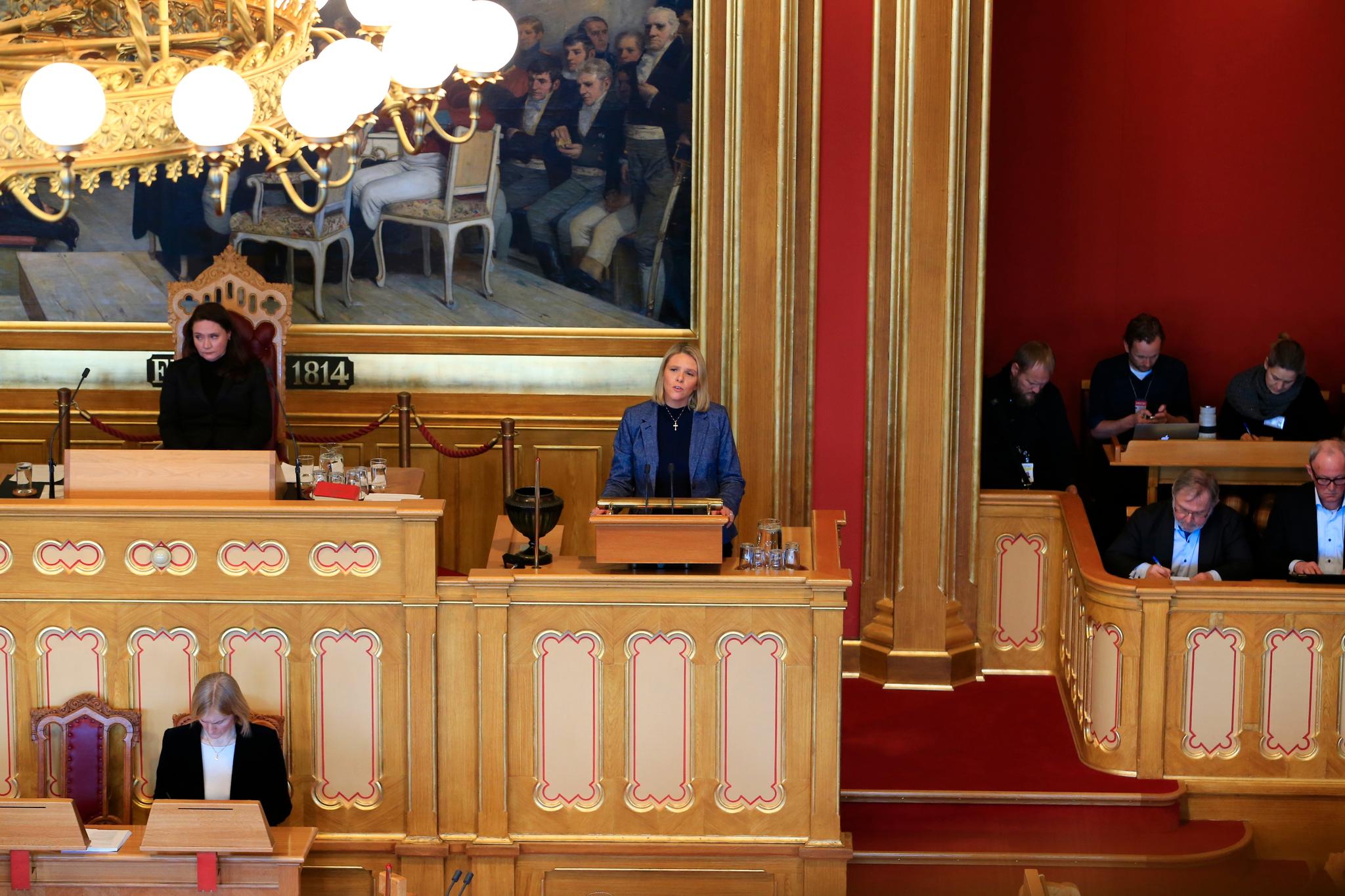 Justisminister Sylvi Listhaug på talerstolen i Stortinget.