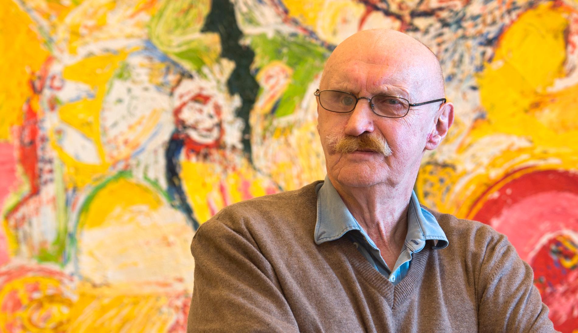 Kjell Pahr-Iversen har etablert seg som Norges store seriemester i kunsten. Han er også lysets mester.