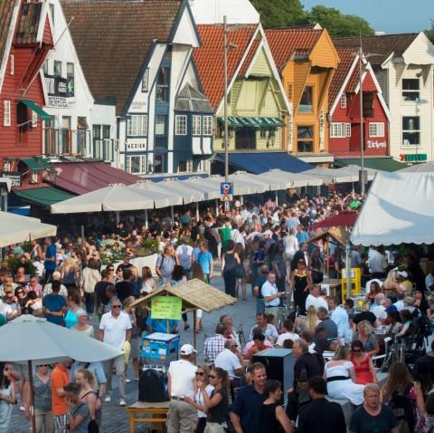 GÅR BEGGE STEDER: Gladmaten skjer i sentrum og Den spiselige byfesten i Stavanger Øst. Men folk går nok begge steder, tror Tveit.
