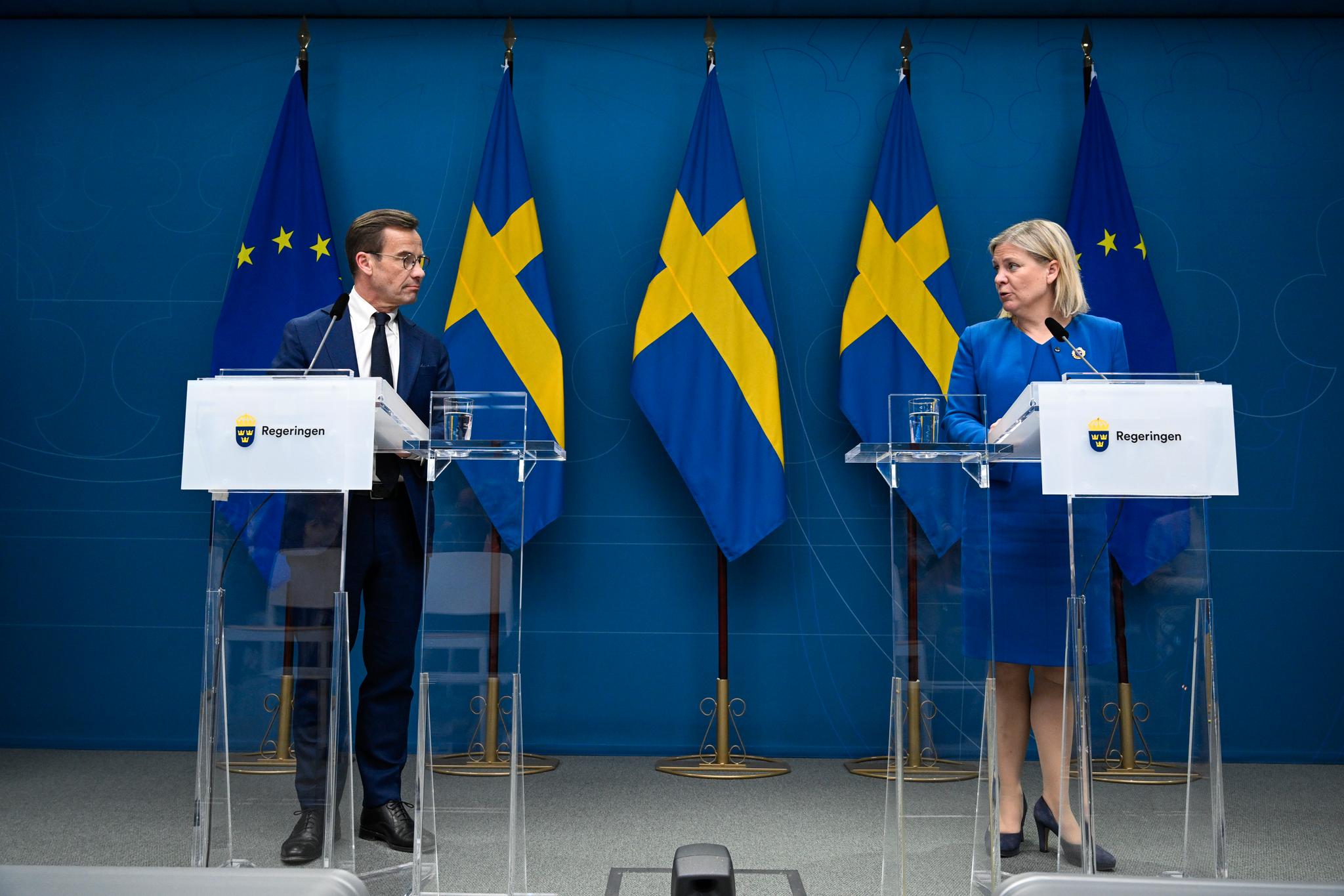 Sveriges statsminister, Magdalena Andersson, og Moderaternas Ulf Kristersson møtte pressen mandag ettermiddag. 
