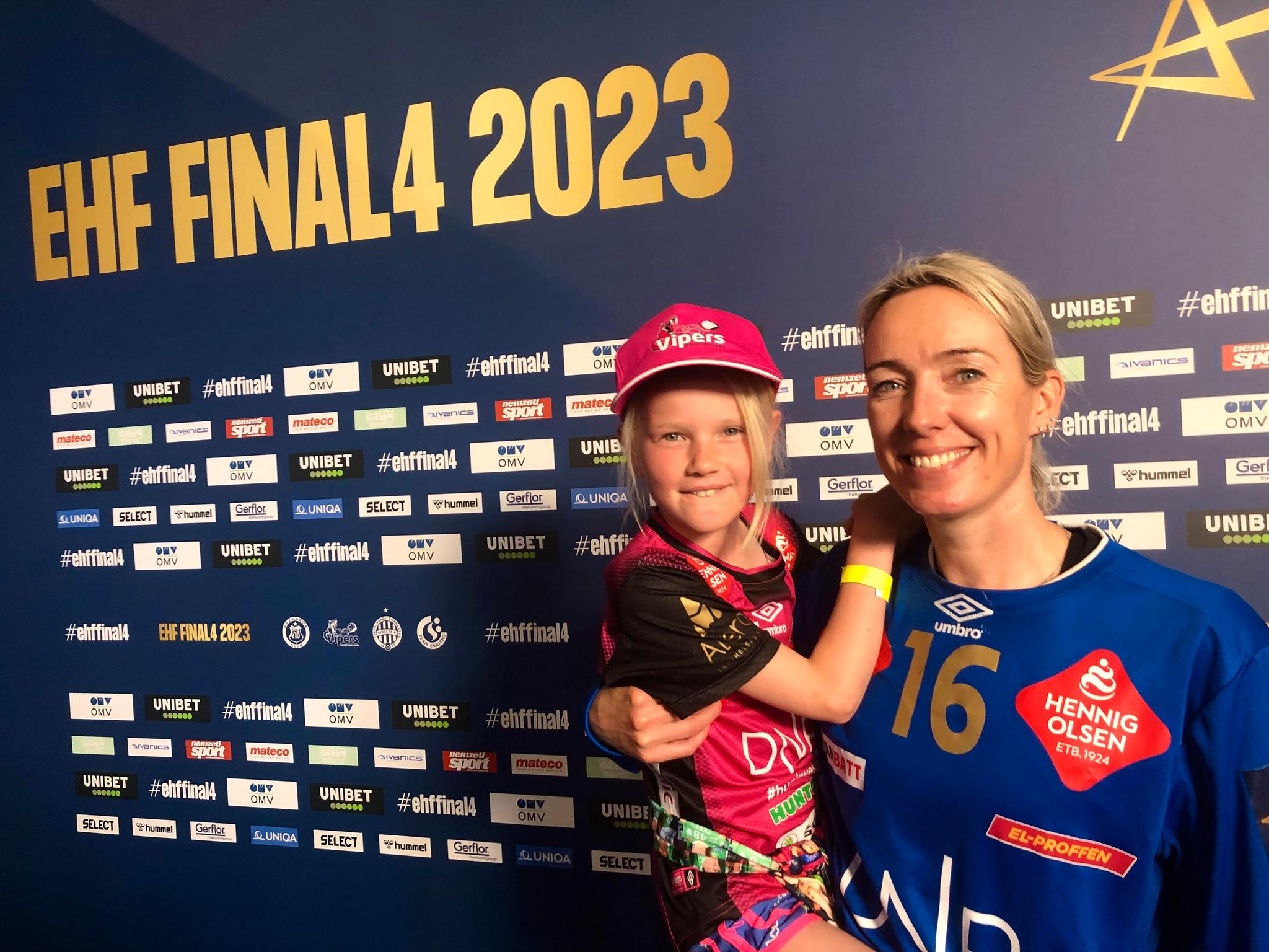 GULLMAMMA: Katrine Lunde feiret Champions League-triumfen med datteren Atina.