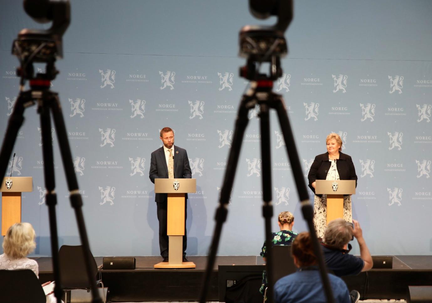 Helseminister Bent Høie og statsminister Erna Solberg. Begge stiller på pressekonferanse i formiddag - om den  gjenåpning av landet. 
