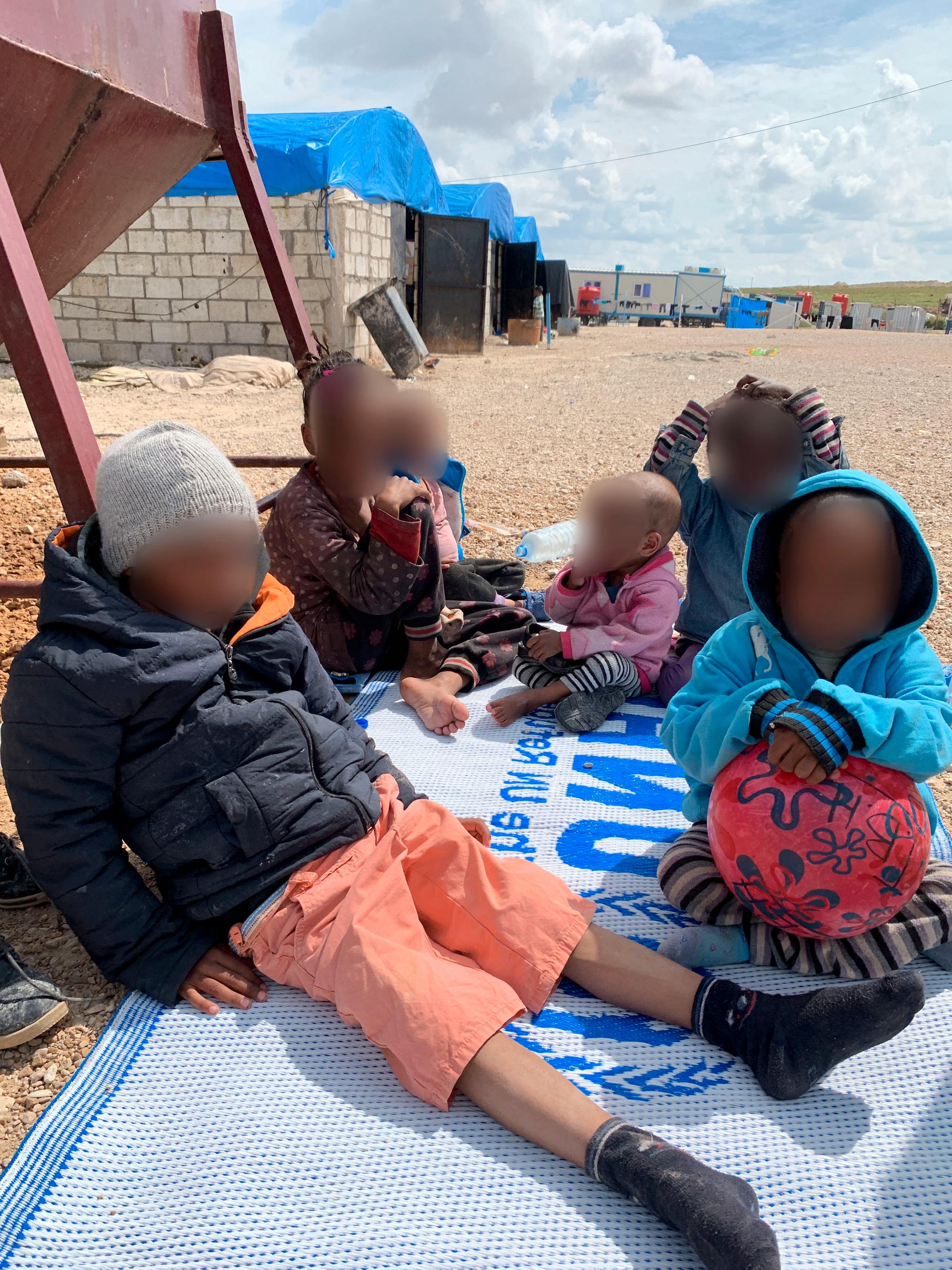 Aftenposten fant de fem foreldreløse norske barna i Al-Hol-leiren i 2019. De ble senere hentet til Norge. 