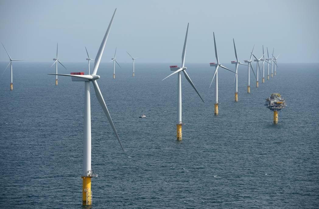 Klimapolitikken har fokusert på teknologisk utvikling og bruk av renere alternativer, som vindkraft, men har samtidig tillatt energiforbruket å vokse. Bildet viser havvindparken Sharingham Shoal utenfor Norfolk.