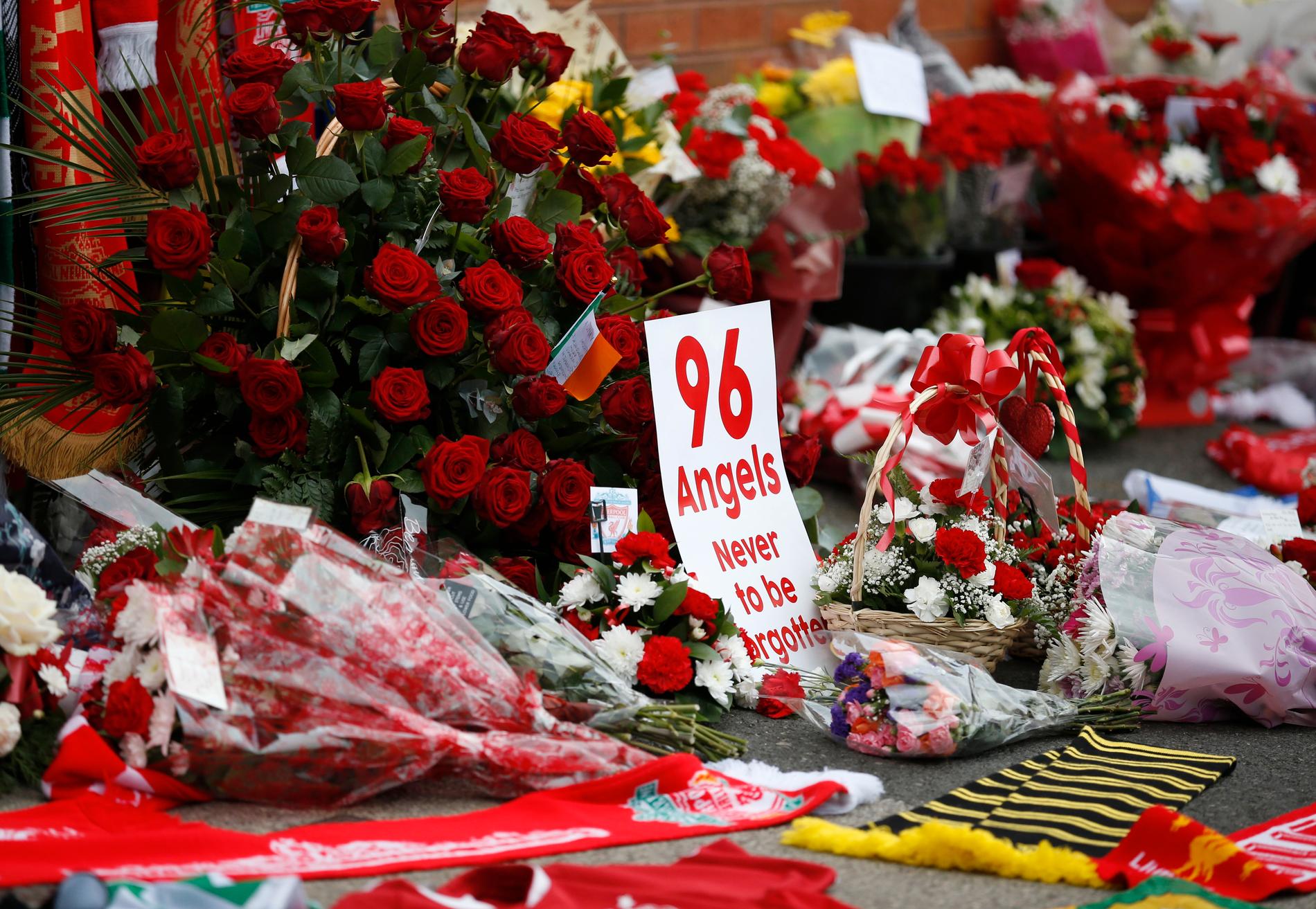 Lørdag er det 28 år siden 96 supportere mistet livet i en tragisk ulykke i Sheffield. For mange tilskuere slapp inn, og flere ble klemt ihjel.