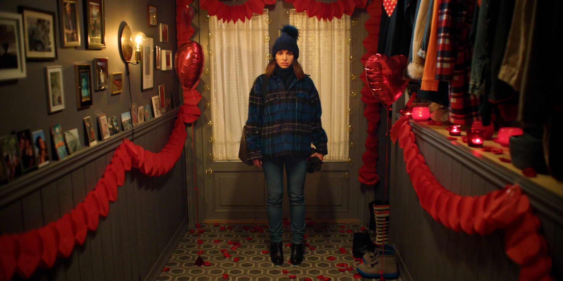 Mer julekos og juleforviklinger for Johanne, spilt av Ida Elise Broch, i andre sesong av «Hjem til jul» på Netflix. 