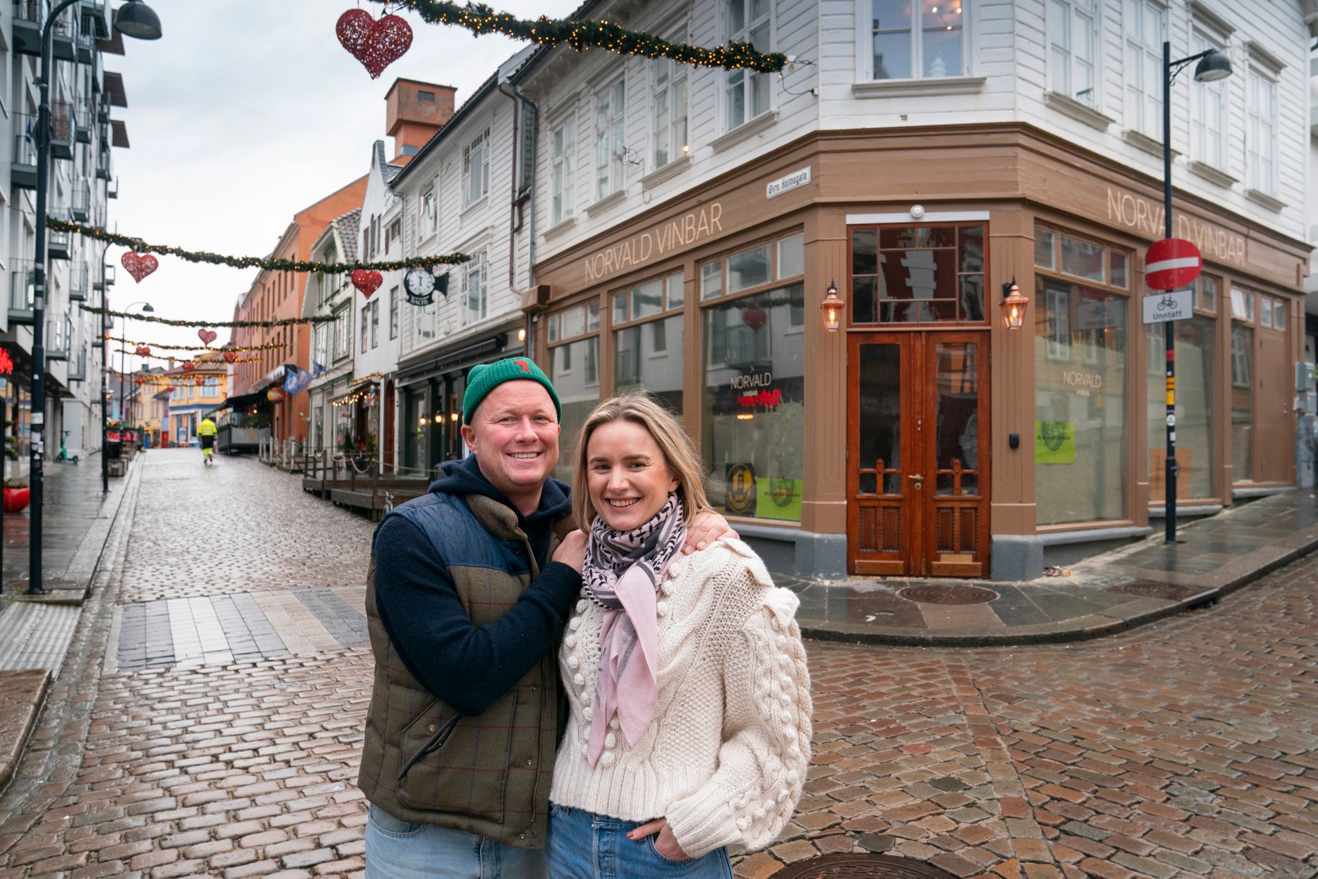 Knut-Espen Misje og Silje Hanasand gledet seg til å åpne vinbar før jul. Slik ble det ikke.
