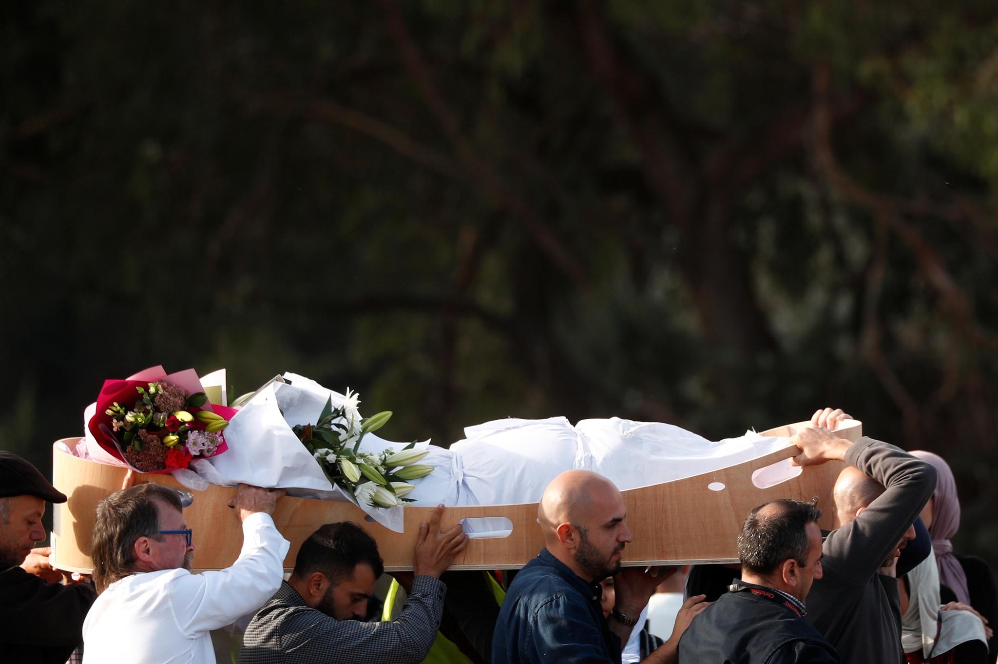 Flere av ofrene ble begravet på den muslimske gravlunden i Christchurch.