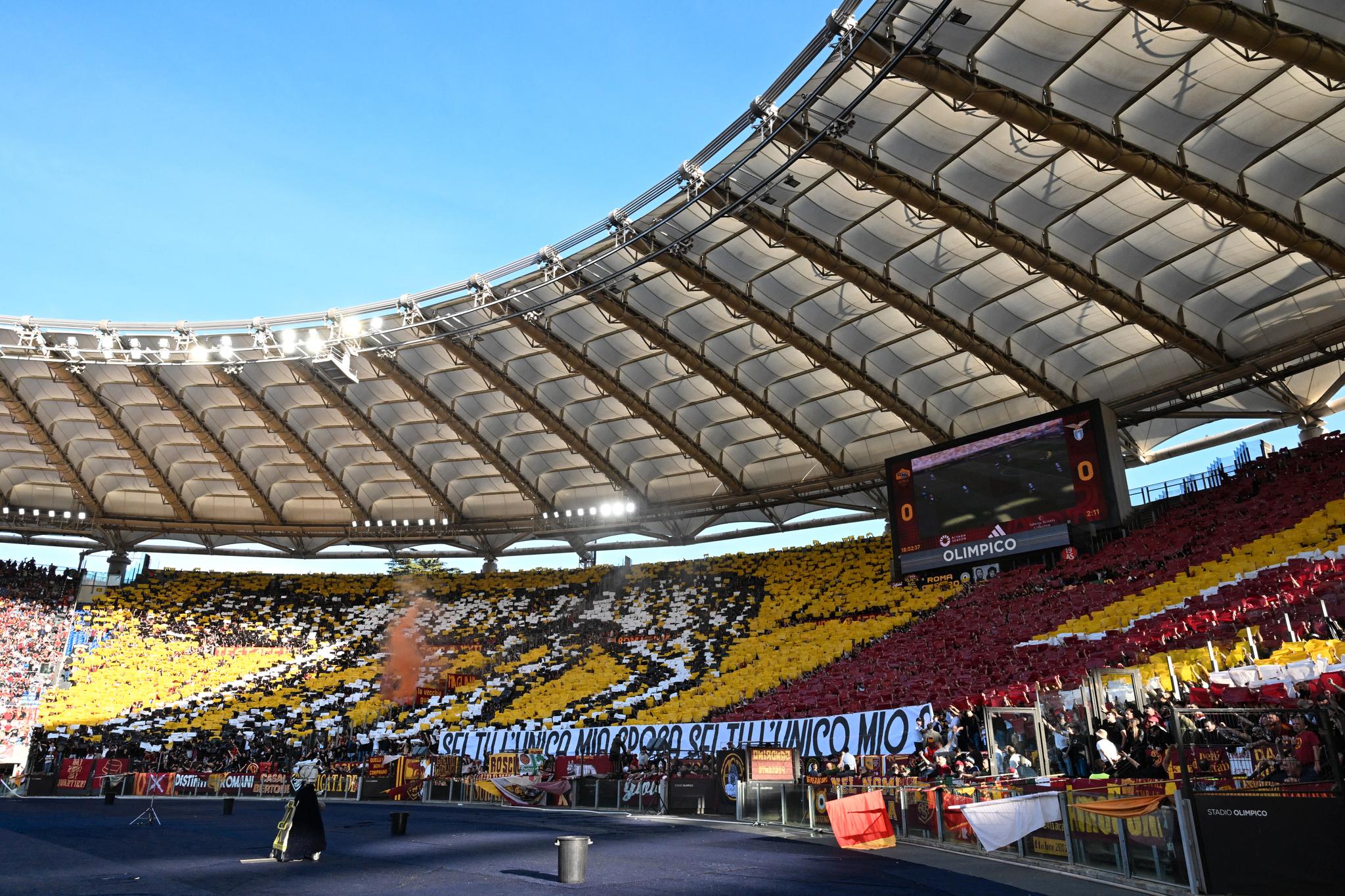 Målgangen er inne på Stadio Olimpico, der EM skal arrangeres, hvor fotballklubbene Roma og Lazio spiller sine hjemmekamper.