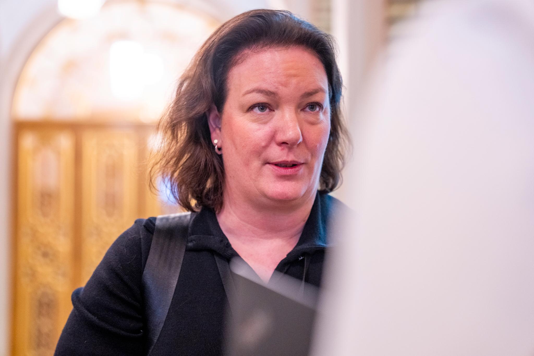 Hege Nyholt (R) leder utdannings- og forskningskomiteen på Stortinget. 