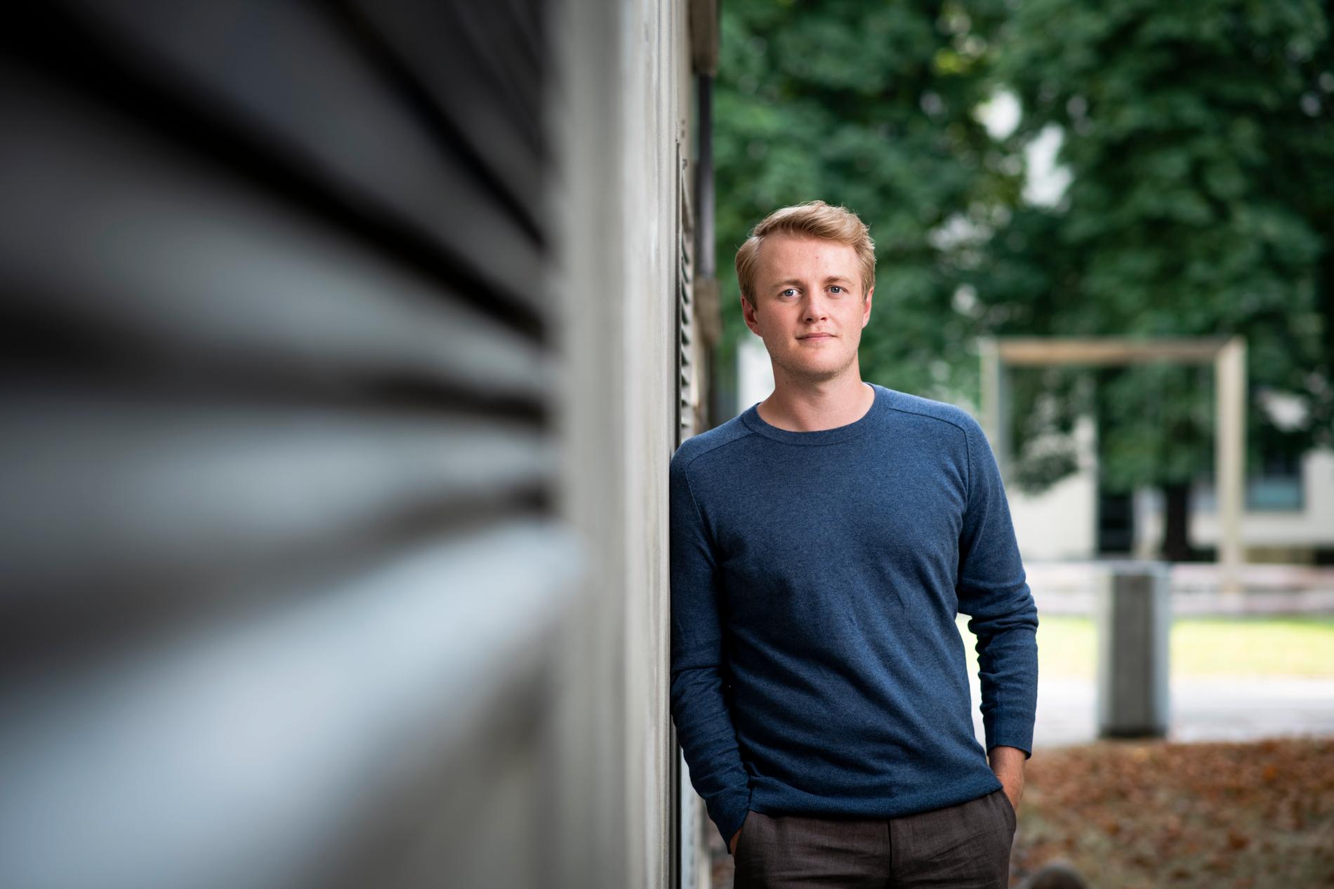 Leder Håkon Randgaard Mikalsen i Norsk Studentorganisasjon utfordret Iselin Nybø til å leve som student i ei uke.