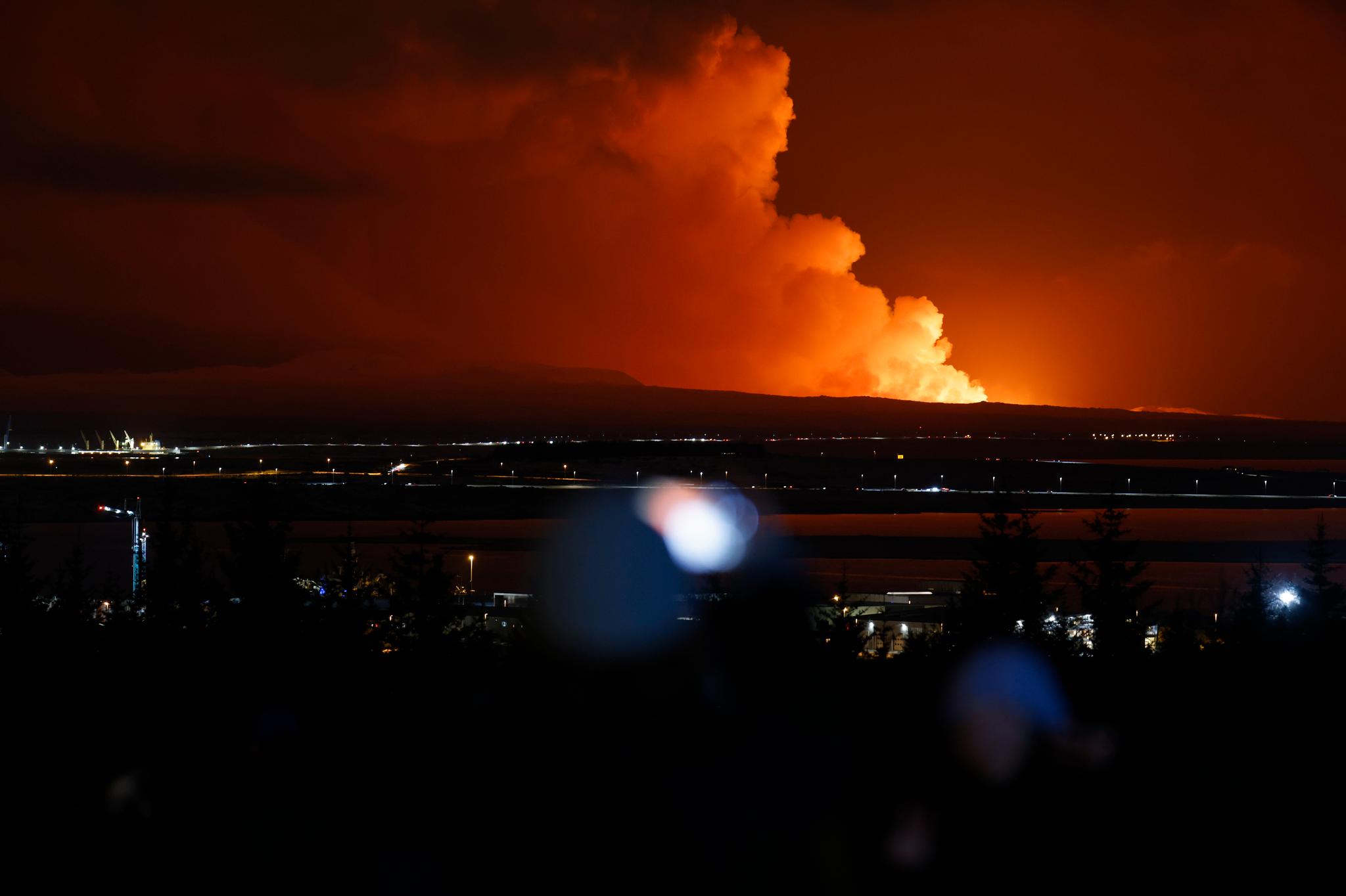 Eruzione del vulcano in Islanda: video dal vivo