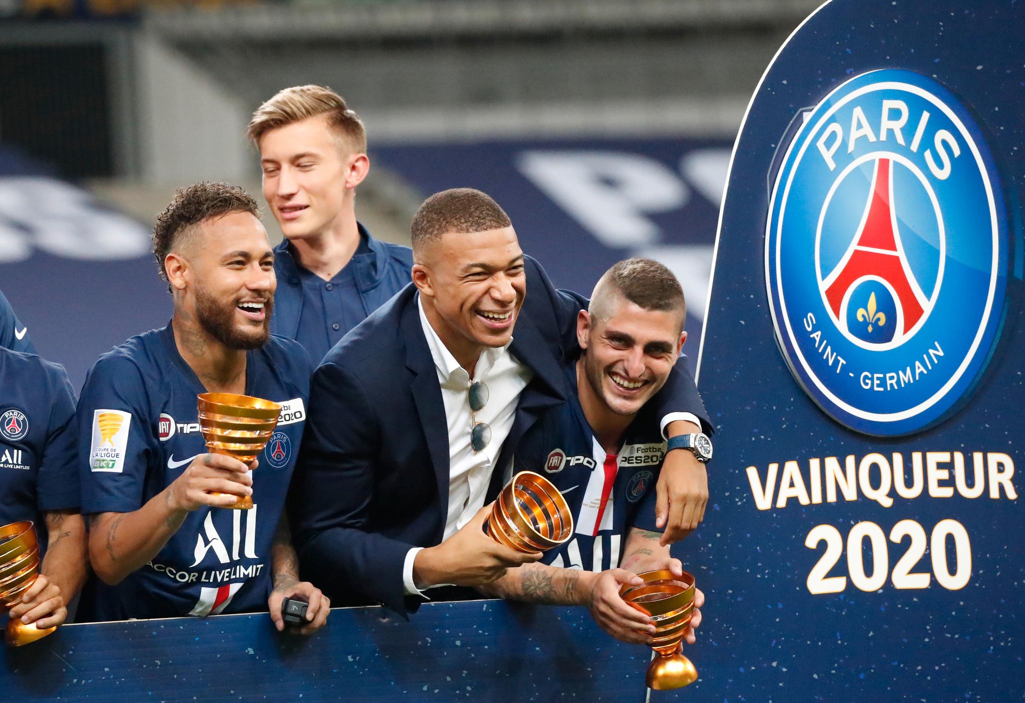 Neymar, Kylian Mbappé og de andre PSG-stjernene jublet for seier i den franske ligacupen. Men ellers er det blitt lite kampaktivitet for det franske laget. 