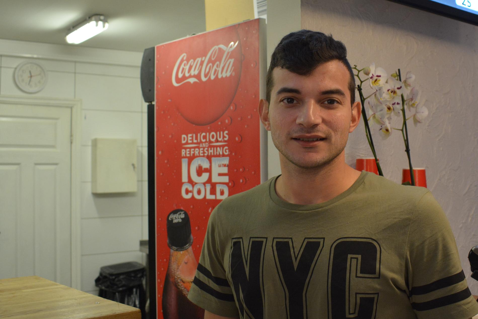Georgios Kontaratos (28) har åpnet første av mange Pollo Loco-restauranter i Norge, håper han.